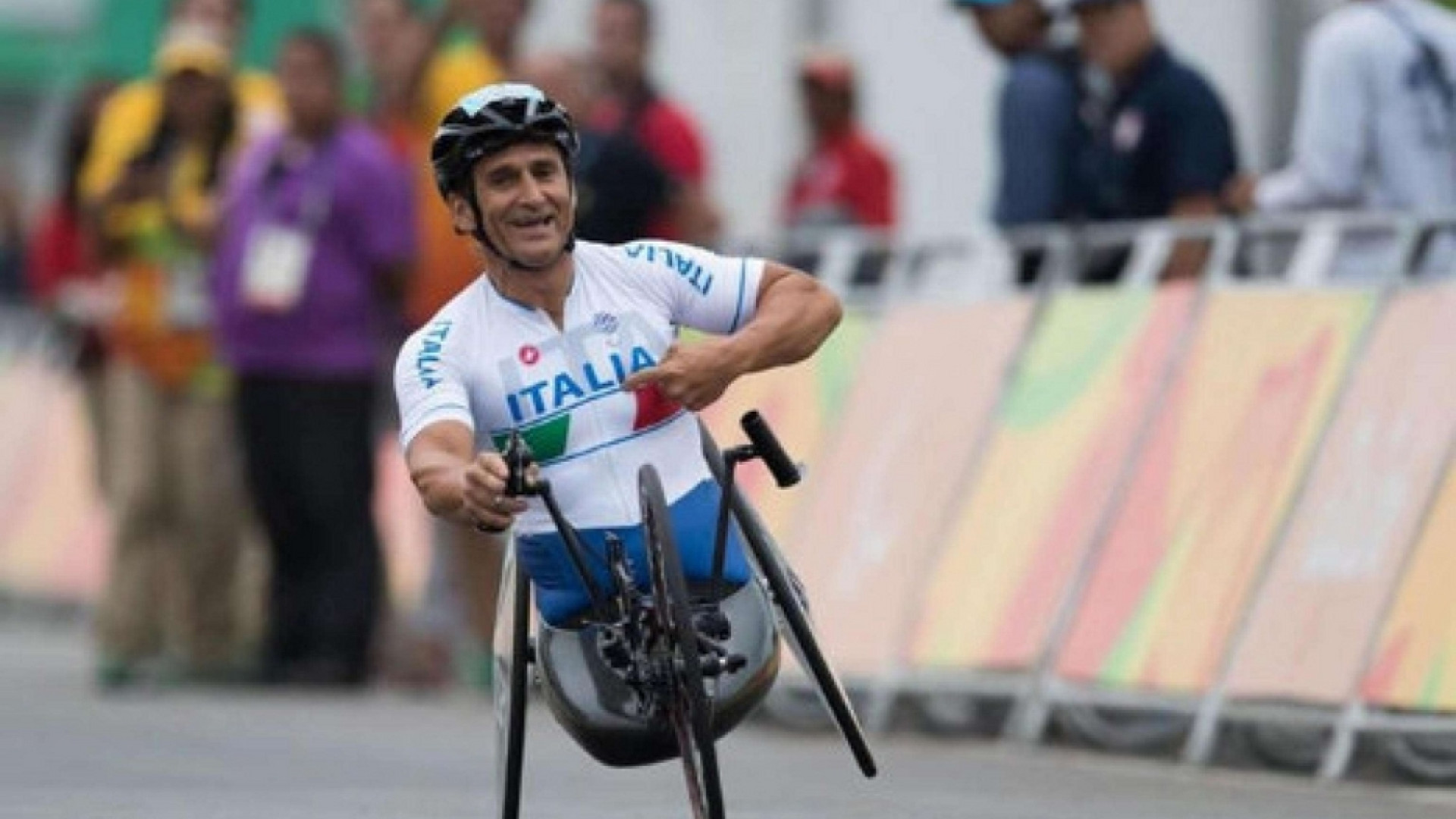 Immagine di Alex Zanardi rappresenta una speranza collettiva