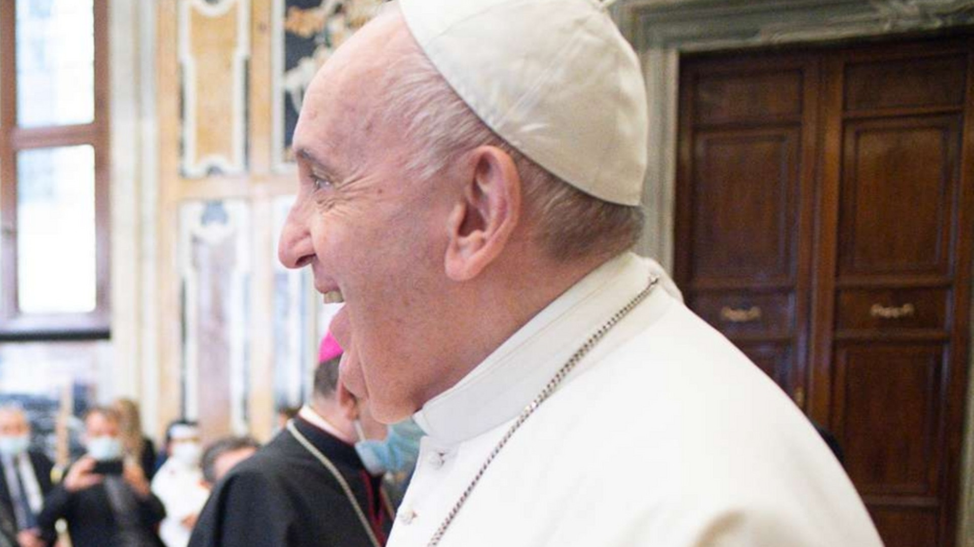 Immagine di Covid, papa Francesco telefona all'ospedale di Pesaro: siete eroi