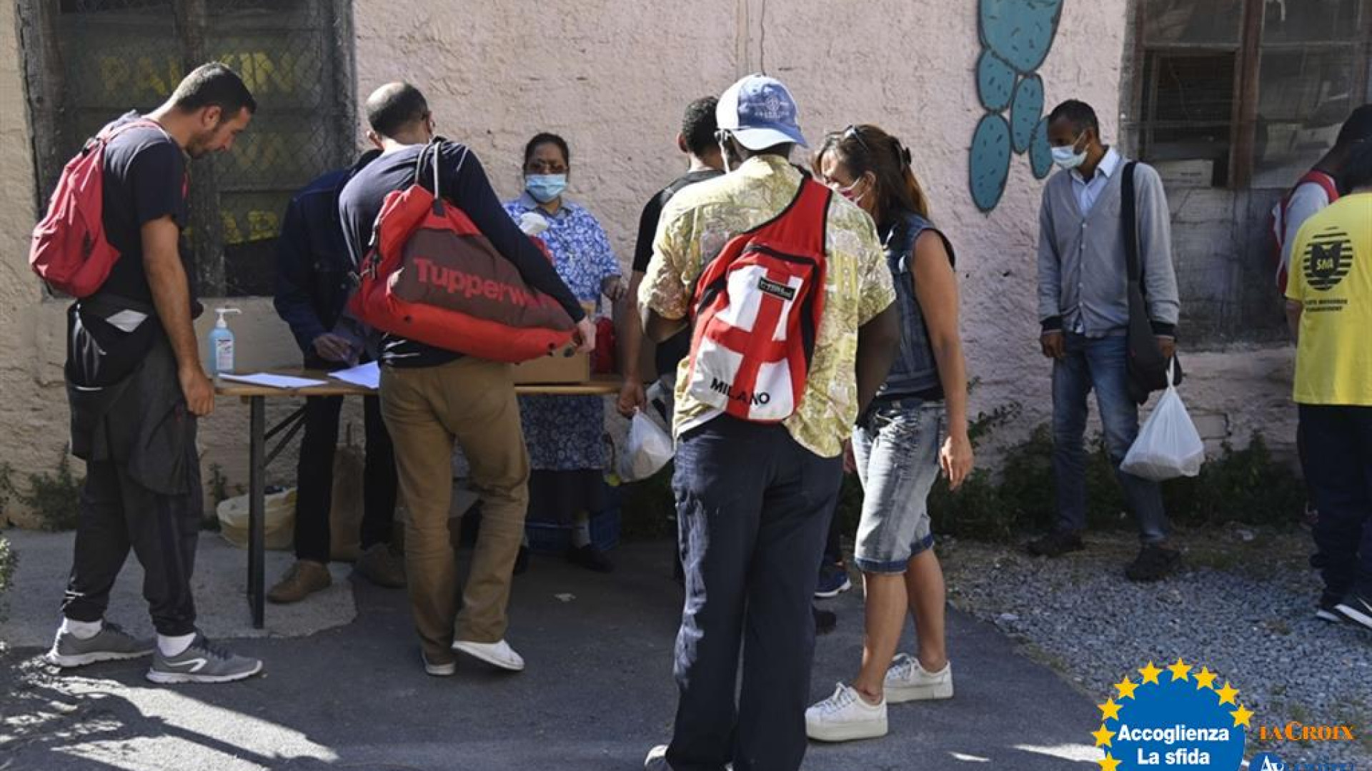 Immagine di I migranti alla porta di Ventimiglia. Dove la solidarietà è di frontiera