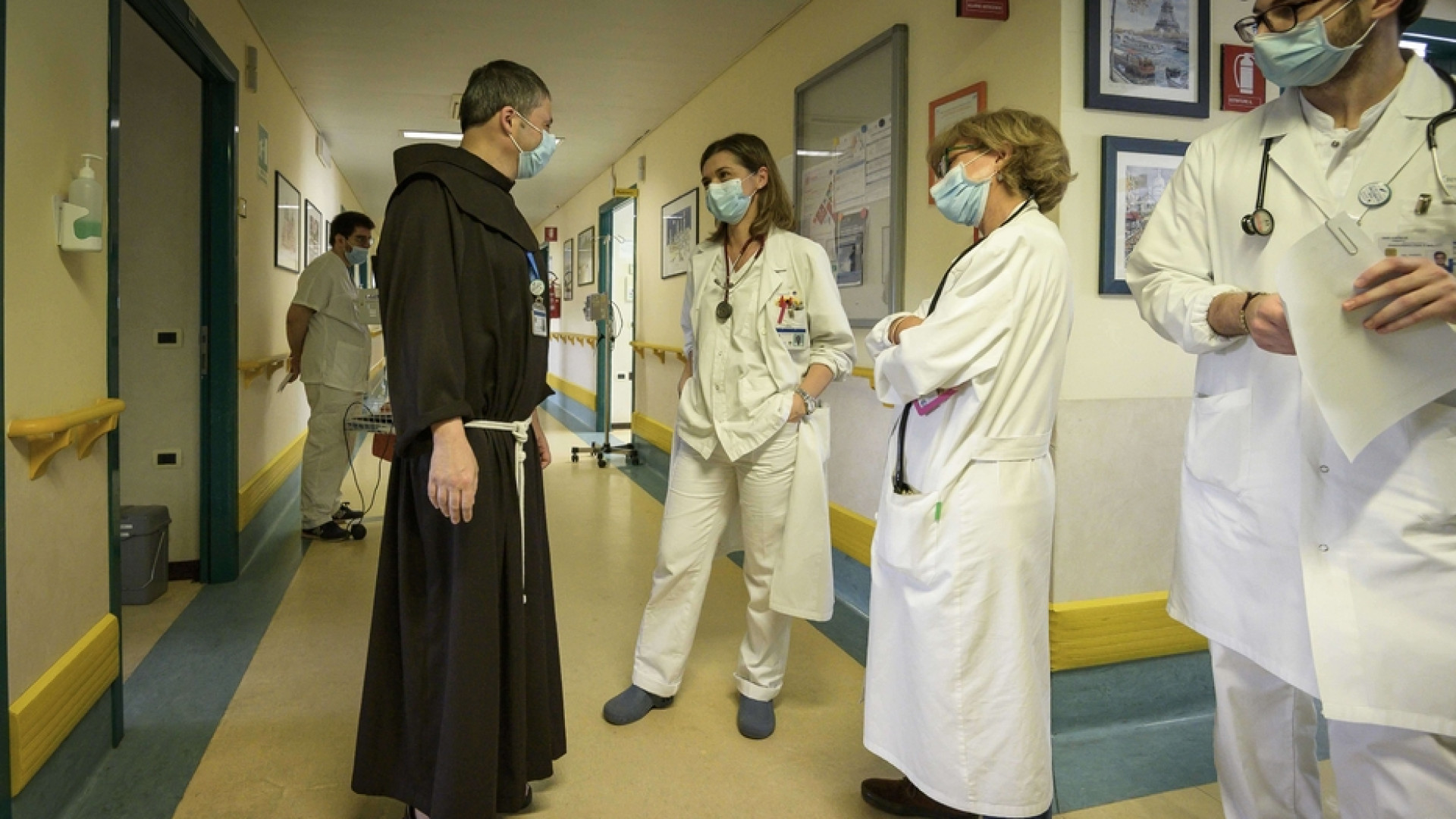Immagine di Cappellani & medici, cos'ha insegnato l'emergenza-Covid