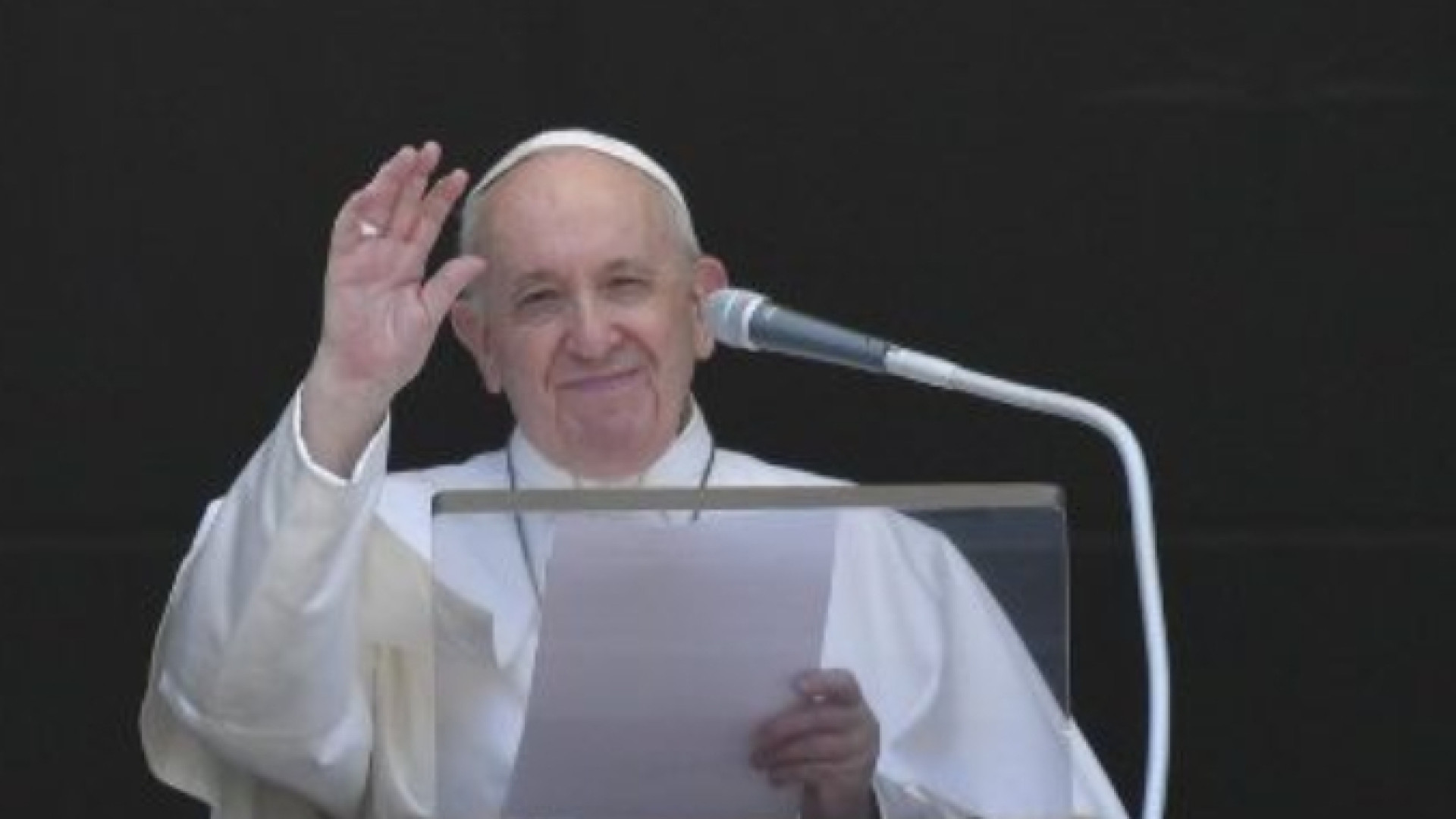 Immagine di Francesco prega per il futuro della Siria