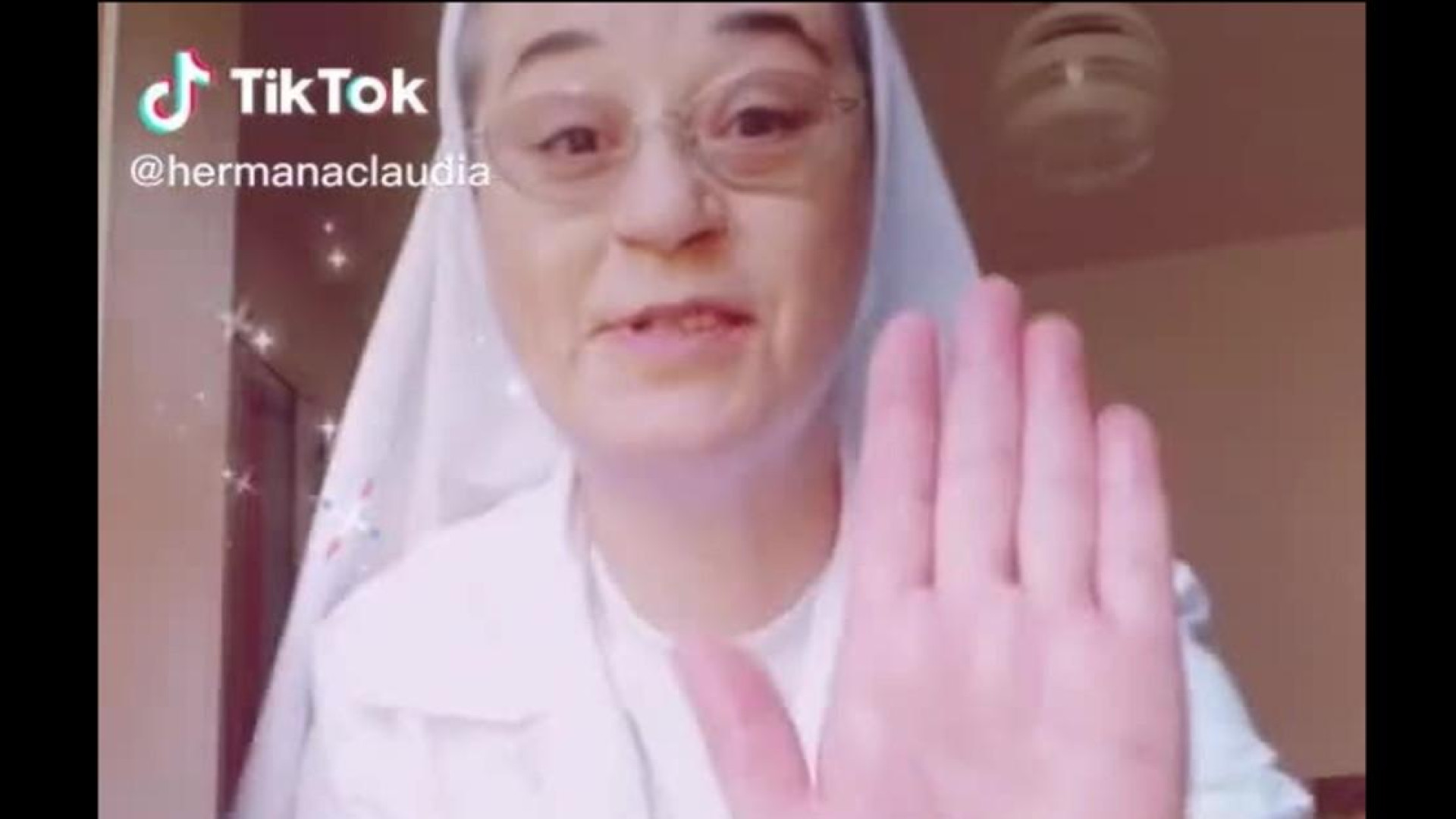 Immagine di «Da suora su Tik Tok, 60 secondi per annunciare la gioia del Vangelo»