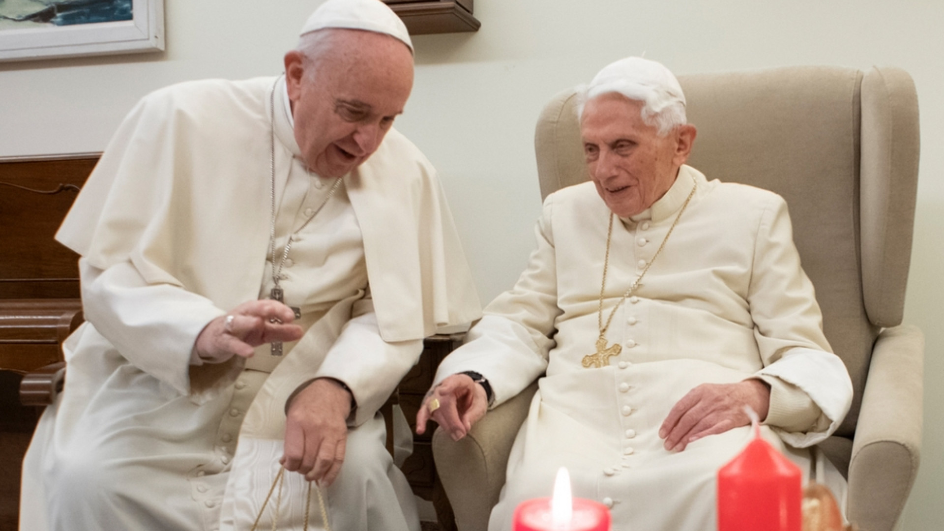 Immagine di Le condoglianze di Francesco a Benedetto XVI
