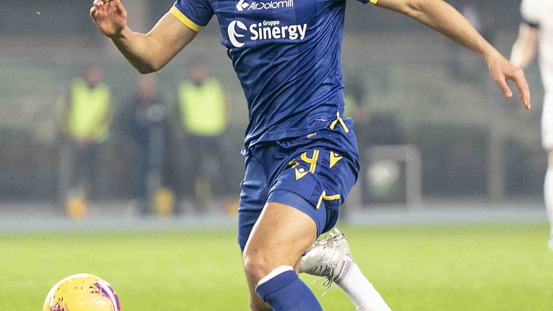Immagine di Il Verona affonda nel derby del Garda