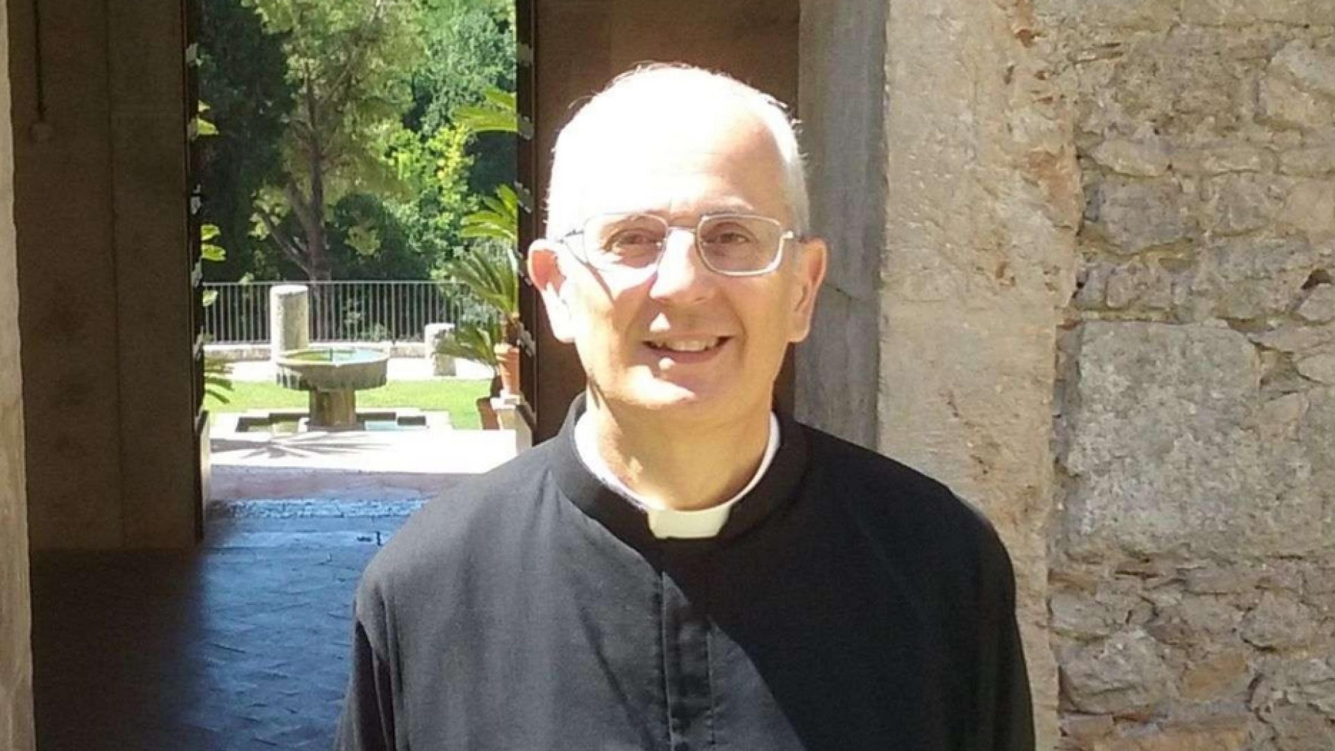 Immagine di Padre Bamonte: conta da che parte stiamo