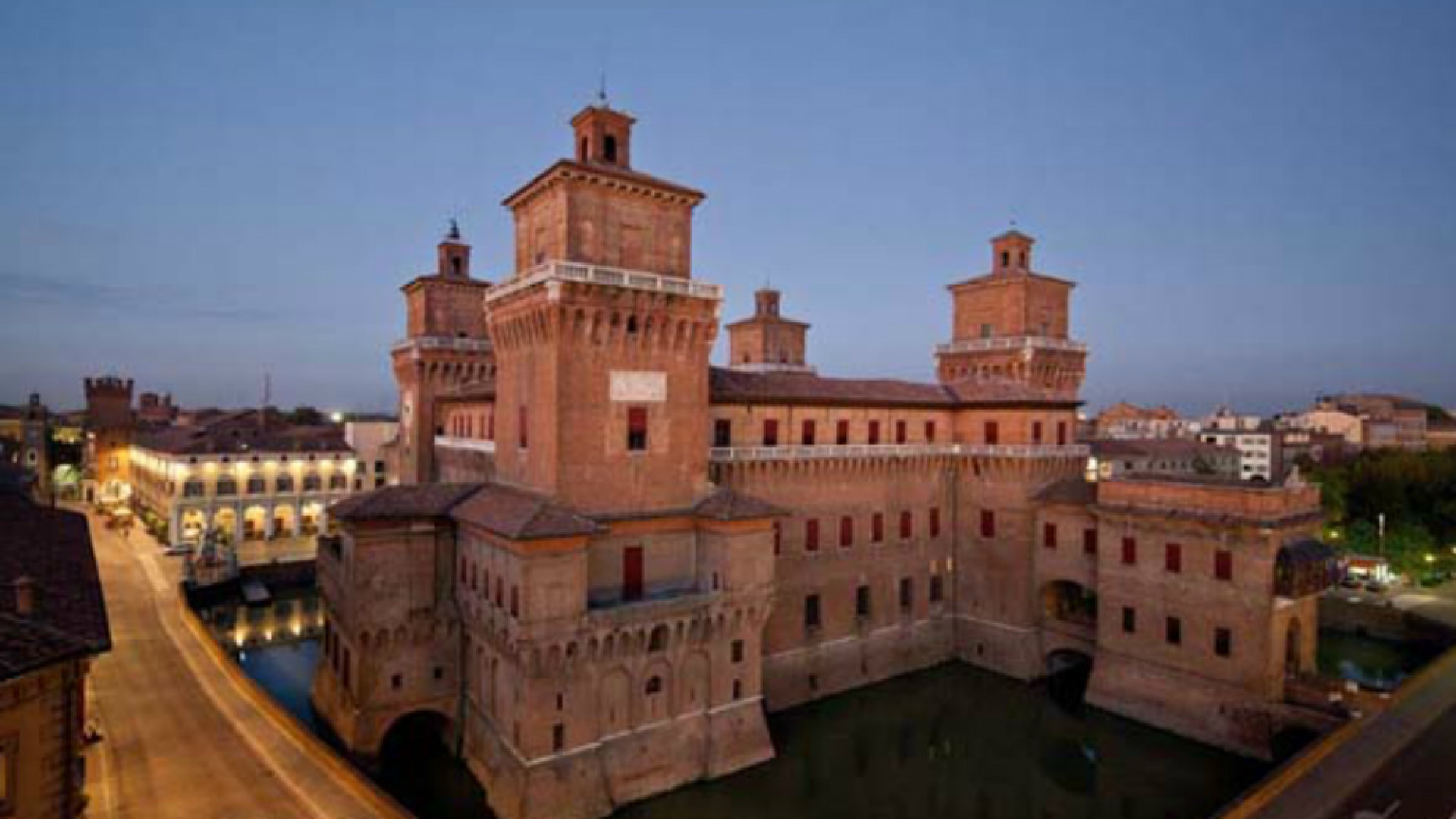 Immagine di Ferrara, la storia a ogni angolo