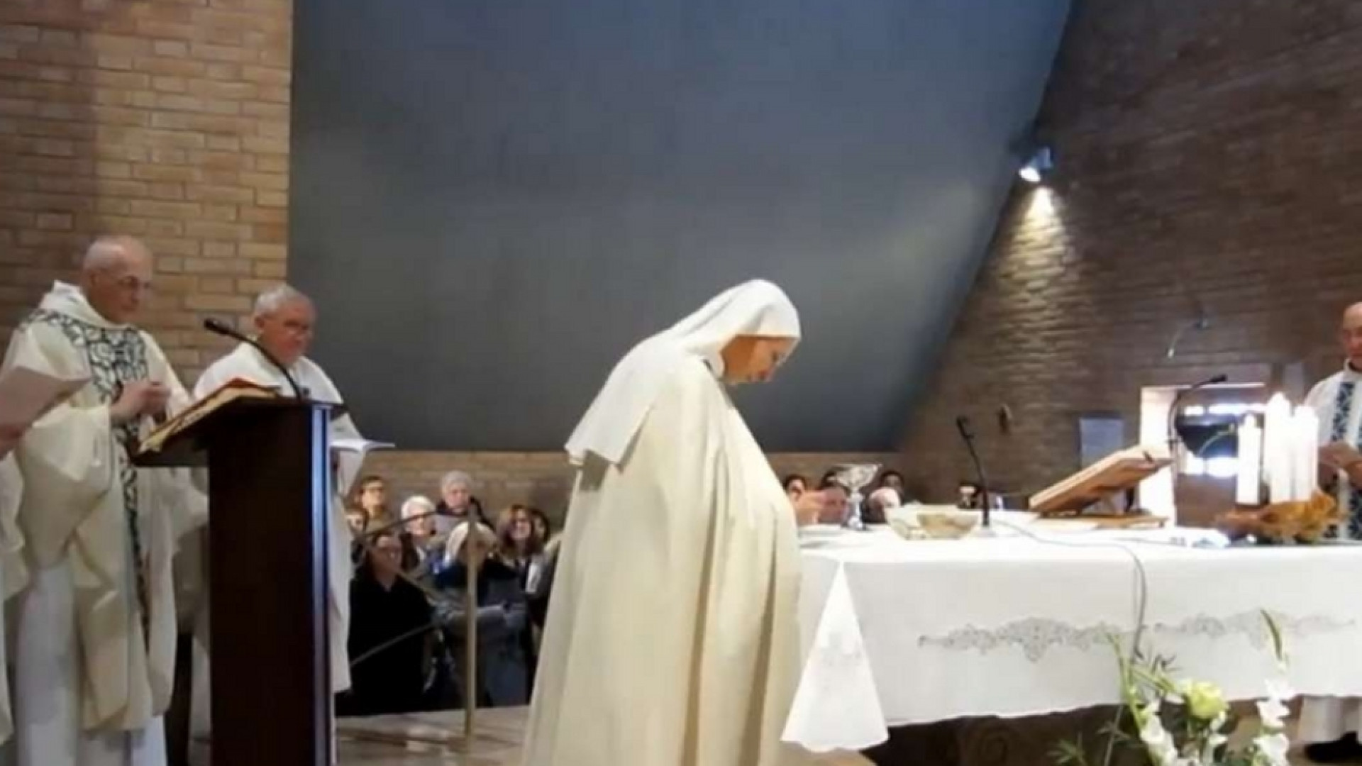 Immagine di La scelta di Maria Chiara: da architetta a monaca