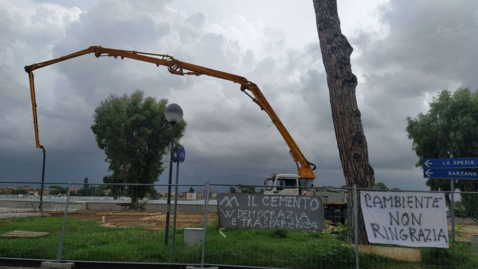 Immagine di Bocca di Magra in lotta contro lo scempio del suo paesaggio