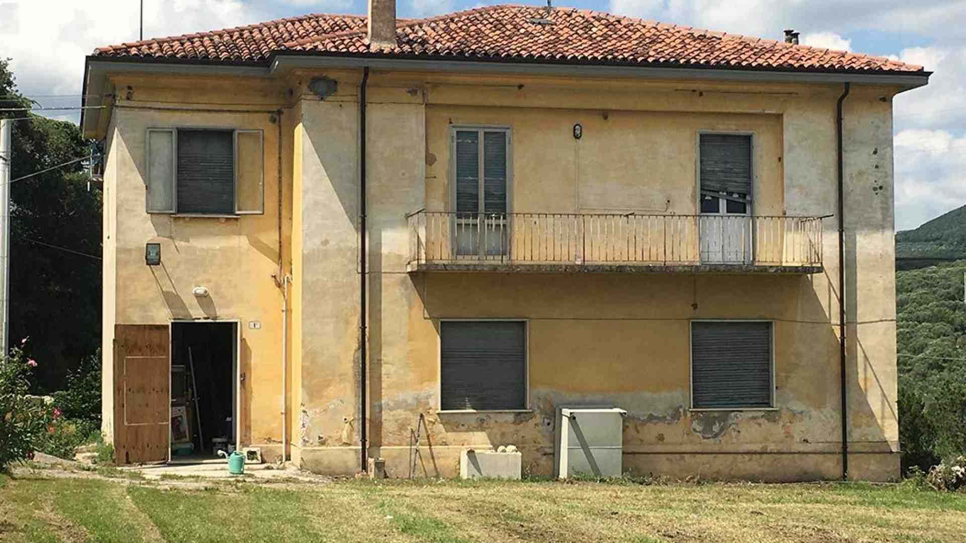 Immagine di Novaglie. La vecchia canonica diventerà luogo di accoglienza