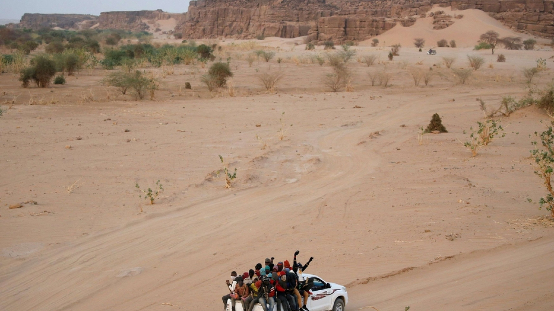 Immagine di Trafficanti abbandonano 80 migranti nel deserto