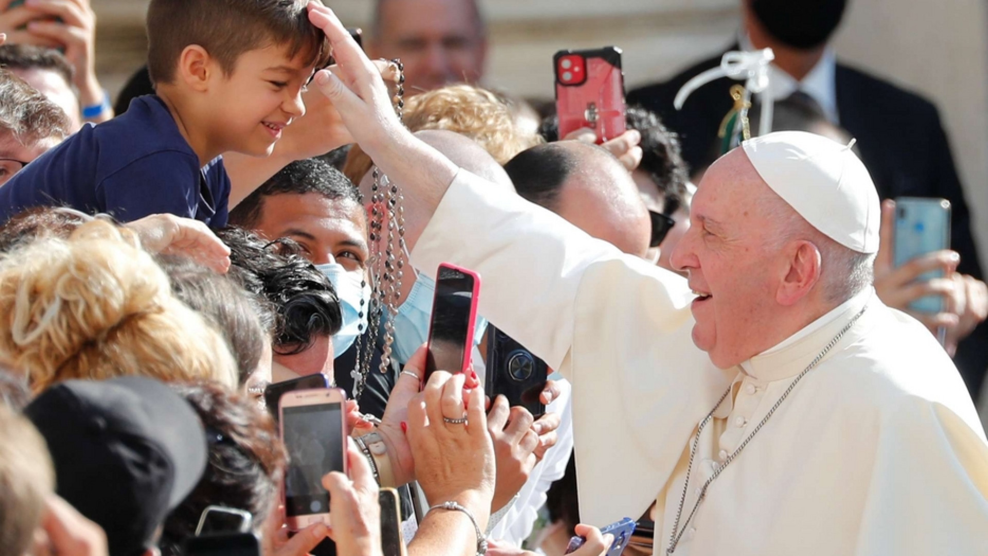 Immagine di Il Papa: risposta sociale alla pandemia è la politica del bene comune