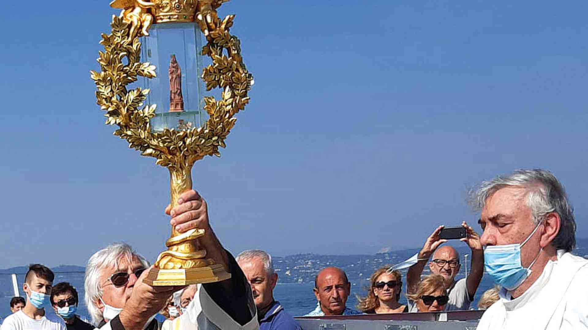 Immagine di Peschiera del Garda. La benedizione del lago nel segno della Madonna