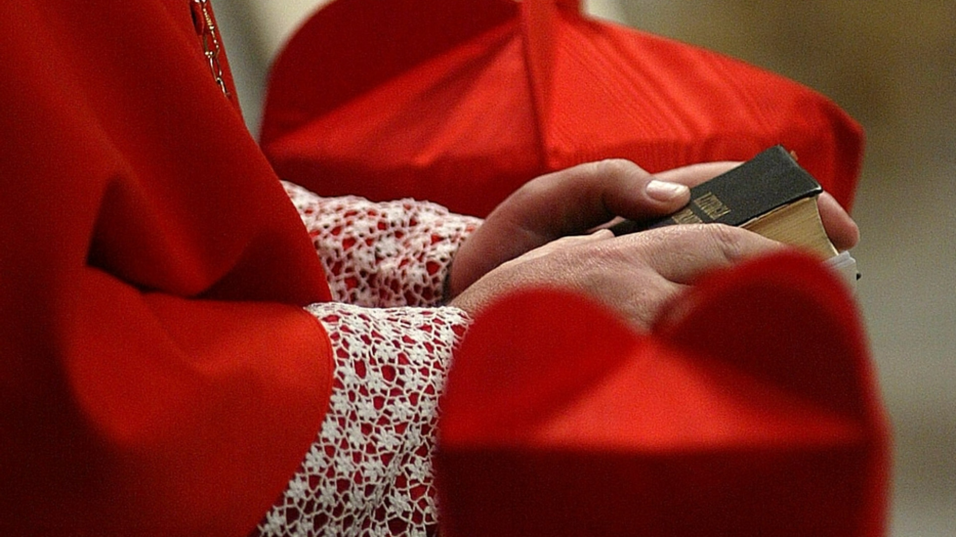 Immagine di Rinuncia ai diritti del cardinalato. Ecco le prerogative che si perdono