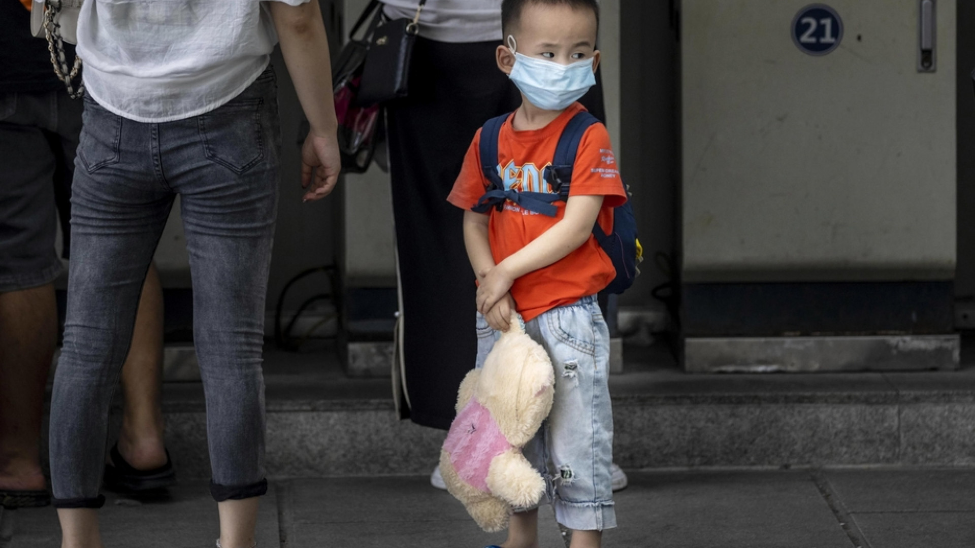 Immagine di Bloccati all’estero 500 bimbi italiani adottati