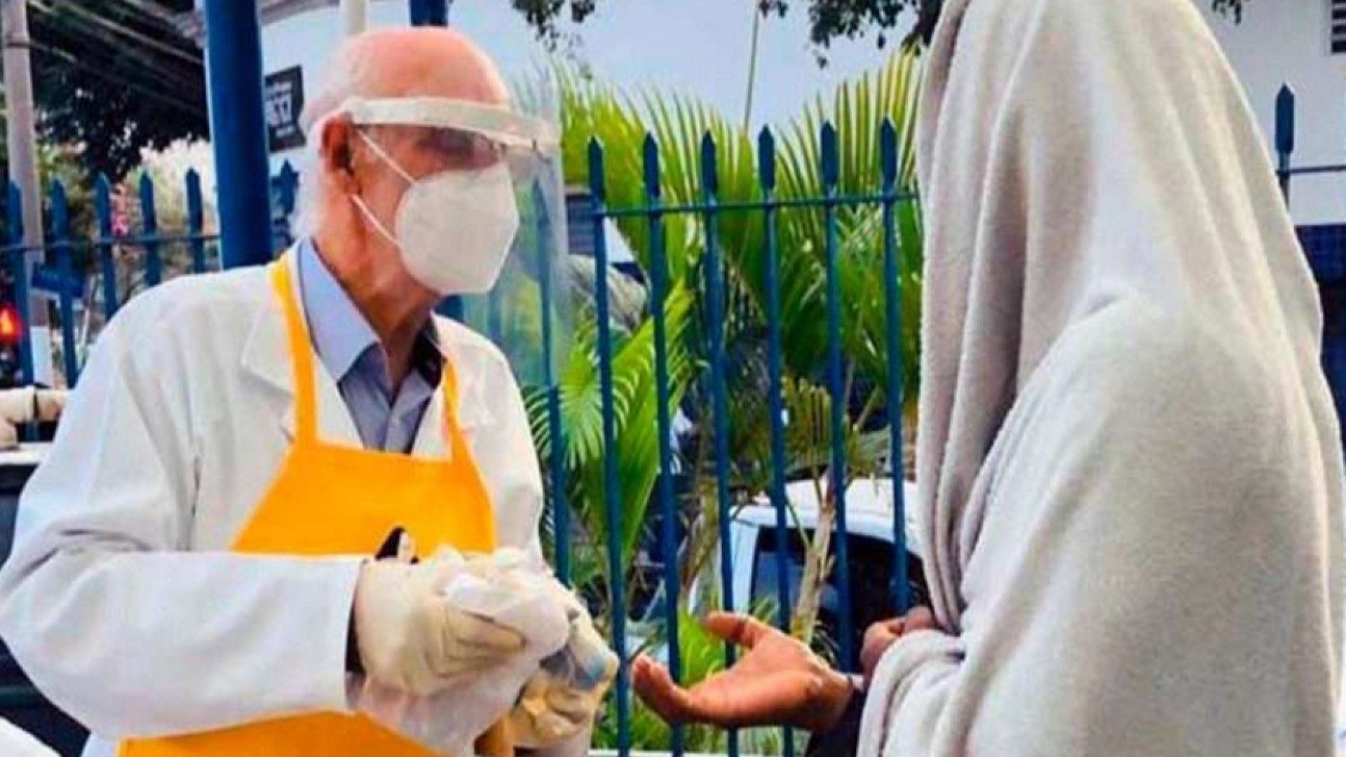 Immagine di Francesco telefona a padre Julio Lancellotti: di' ai "tuoi" senzatetto che li amo