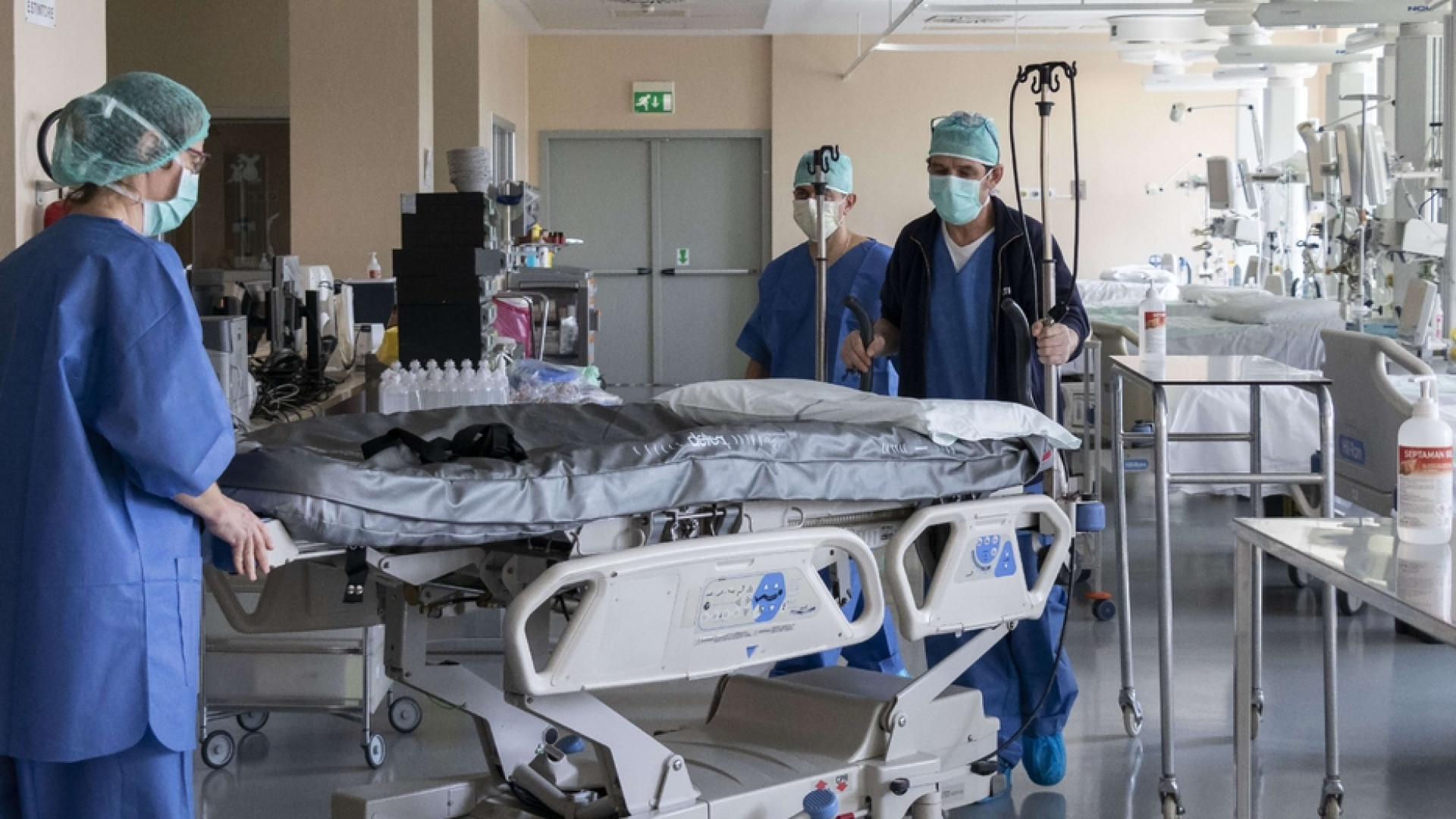 Immagine di All'ospedale Niguarda di Milano, con i medici in trincea