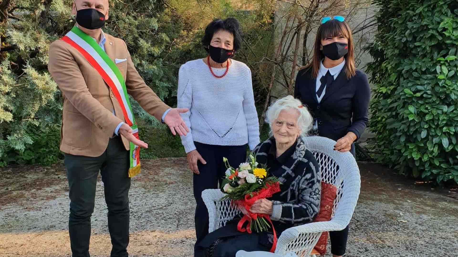 Immagine di Luigia è arrivata a 108 candeline in salute e recitando poesie