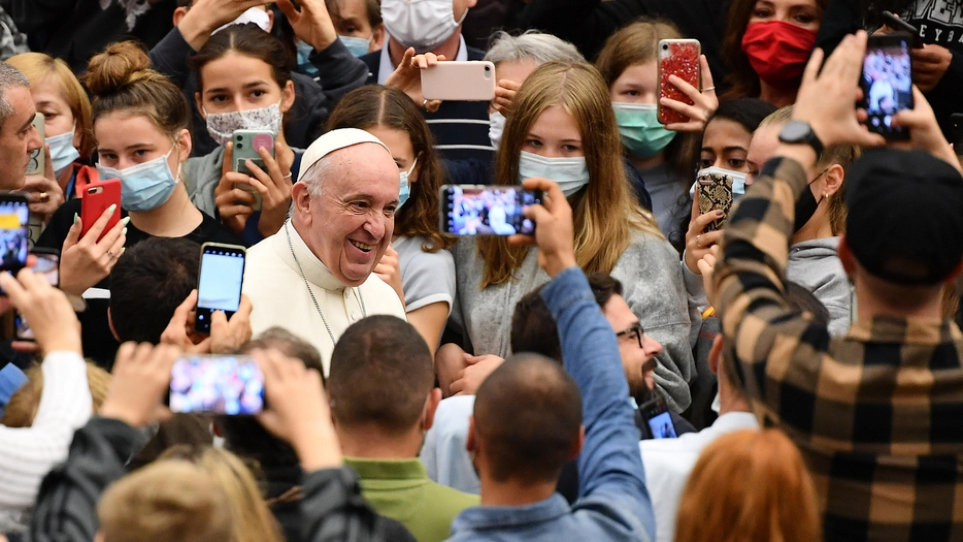 Immagine di Chiesa e persone omosessuali, il Papa conferma la via cristiana