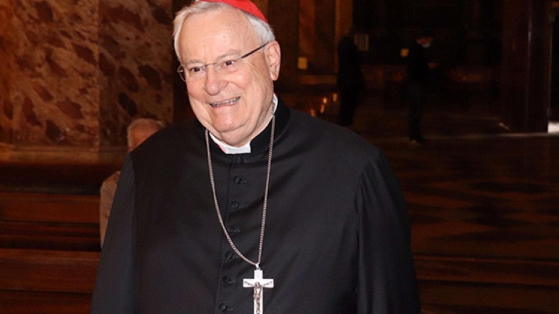 Immagine di Il cardinale Bassetti in ospedale «vigile» e con ossigeno per polmonite