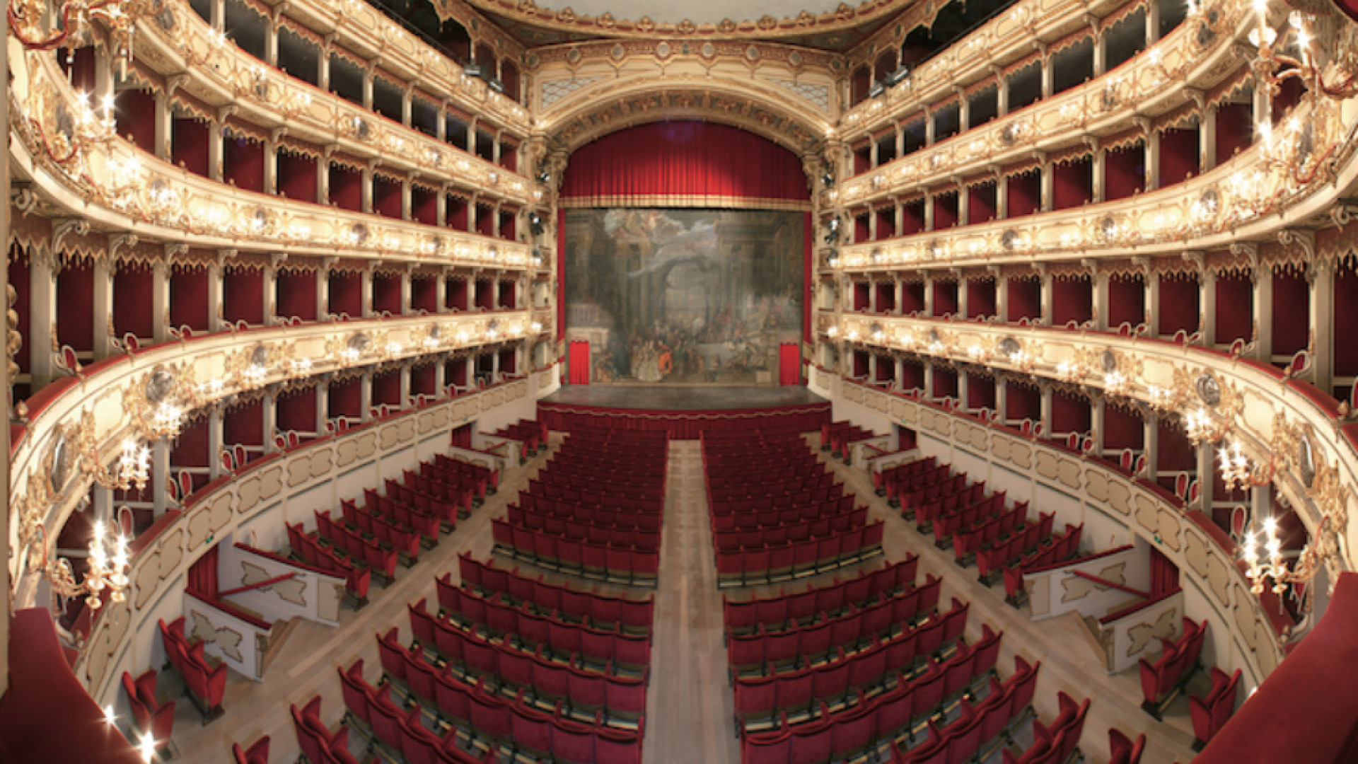 Immagine di Cala il sipario sulla cultura: teatri, cinema e musei diventano virtuali