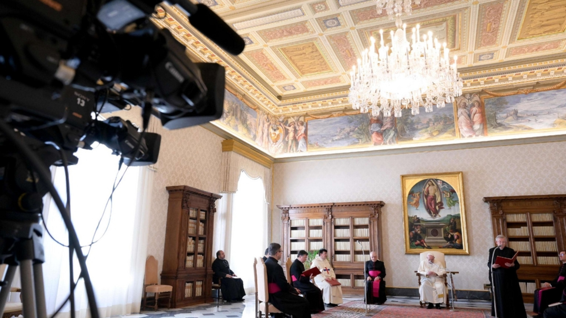 Immagine di Papa Francesco: vicini alle vittime di pedofilia