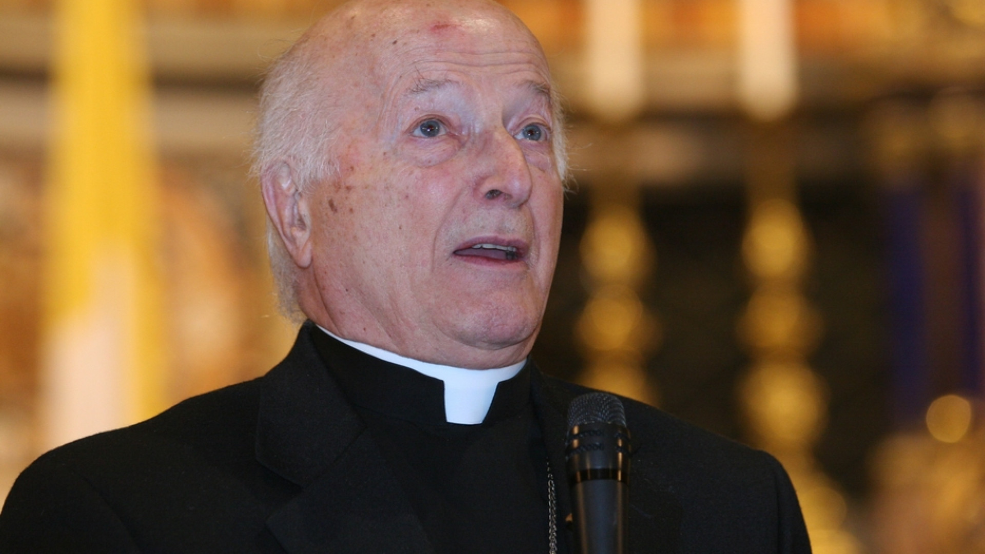 Immagine di Monsignor Bonicelli assolto dall'accusa di riciclaggio