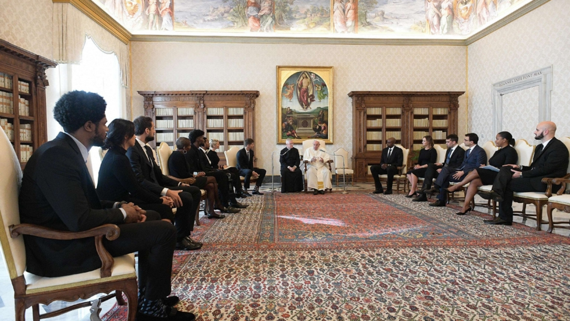 Immagine di Le star dell'Nba da papa Francesco: un canestro contro il razzismo
