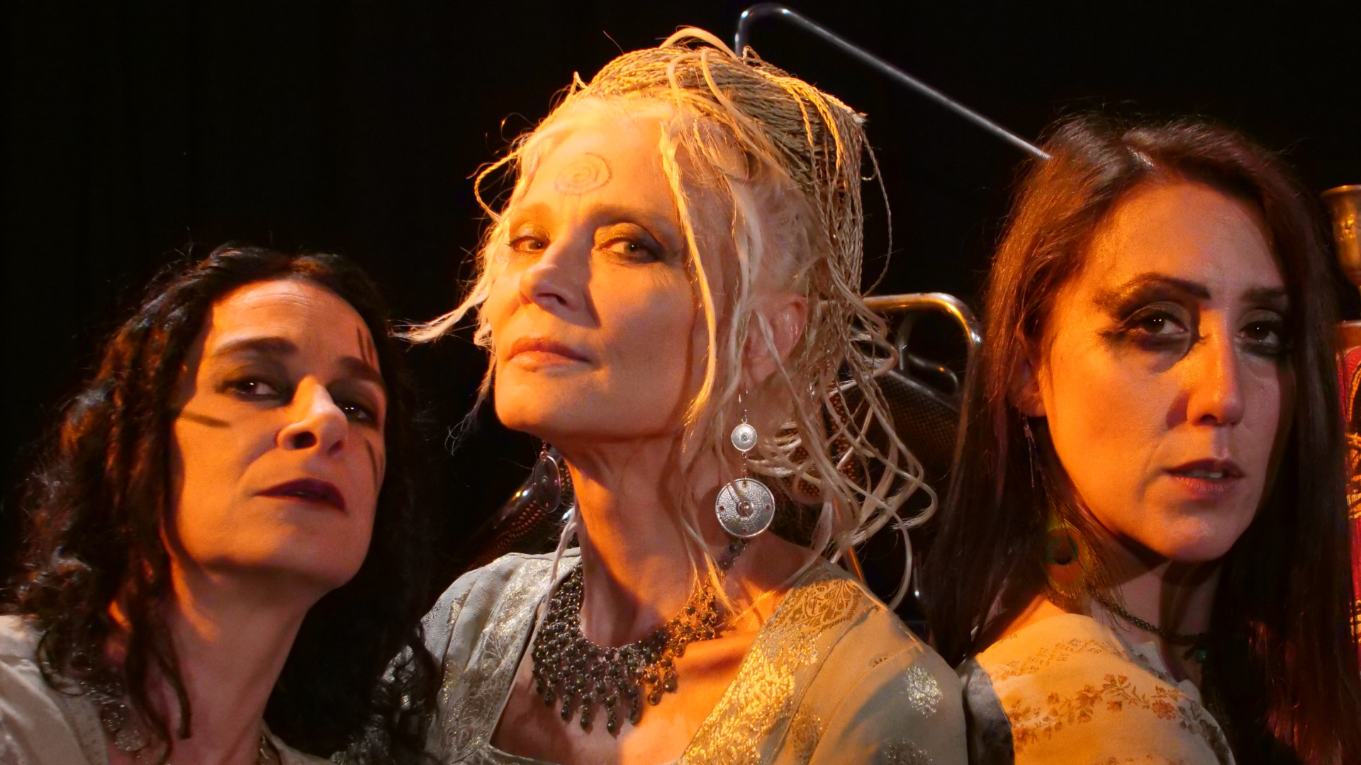 Immagine di Isabel Russinova: il mio impegno a teatro contro la violenza sulle donne