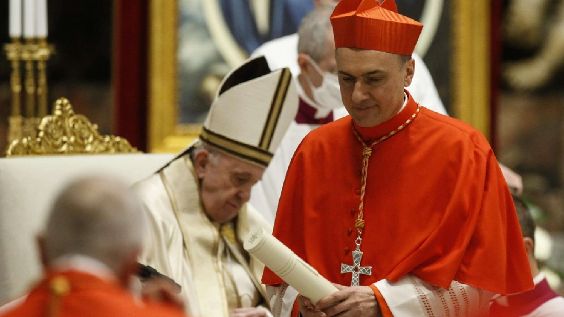 Immagine di La visita a sorpresa del neo-cardinale Gambetti al cardinale Bassetti in ospedale