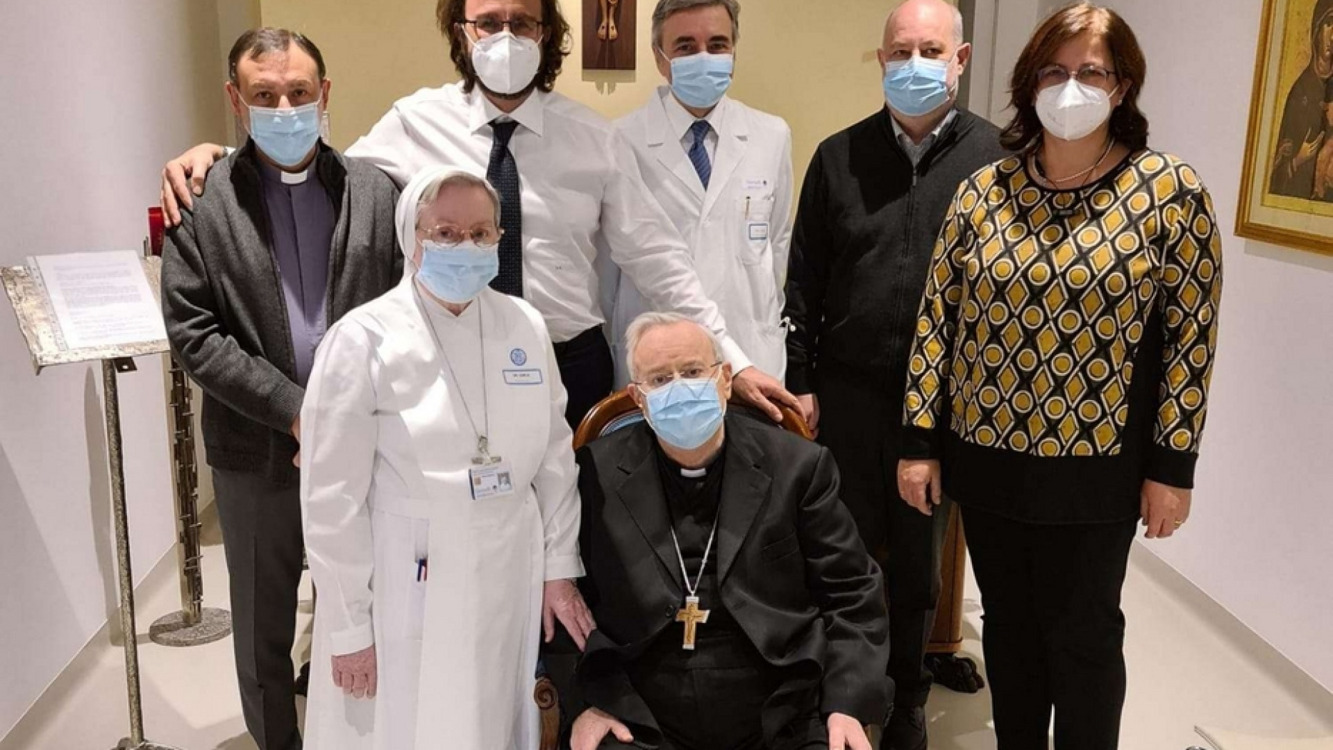 Immagine di Il cardinale Bassetti: «Sono stato nel deserto, ma con gli angeli»