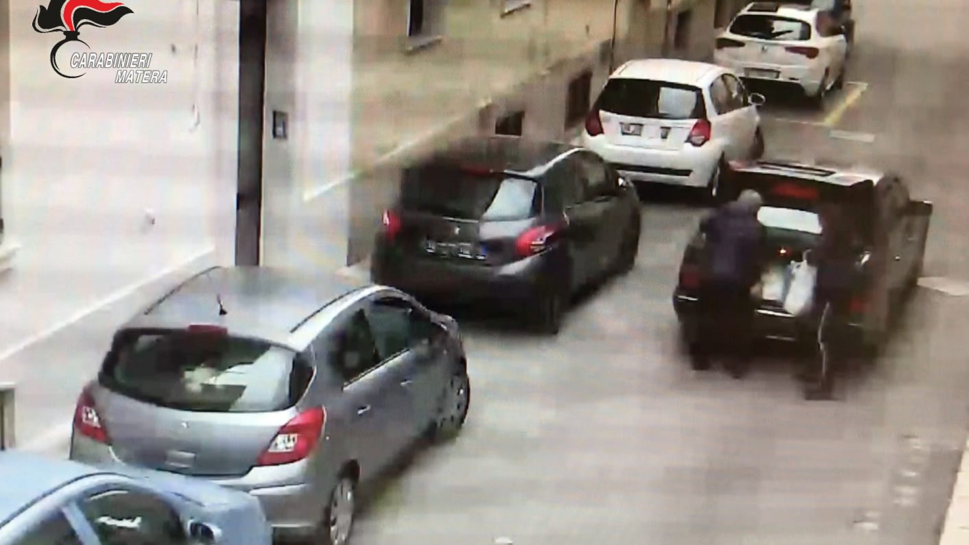 Immagine di Facevano prostituire ragazze cinesi in un appartamento: in manette 4 persone