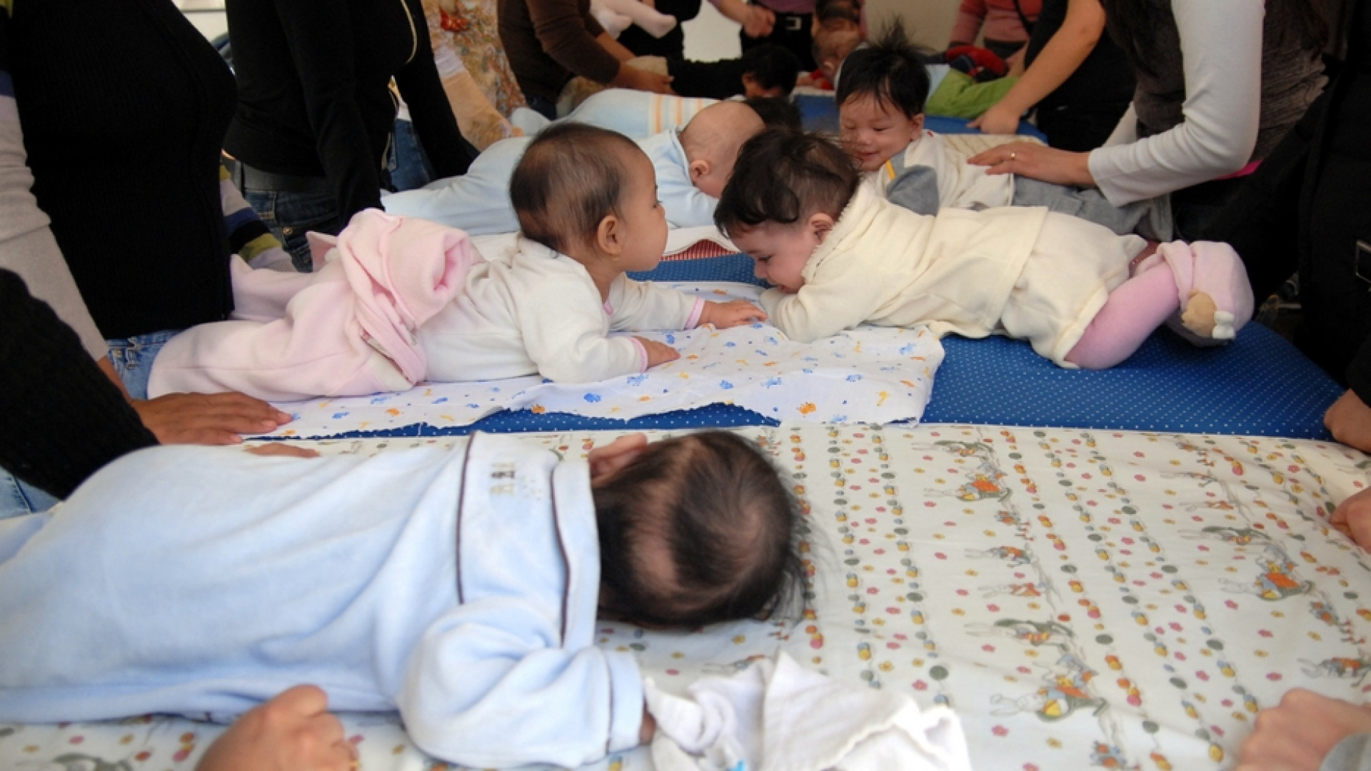 Immagine di Un aiuto alle donne contro l'aborto, convenzioni per sostenere la maternità