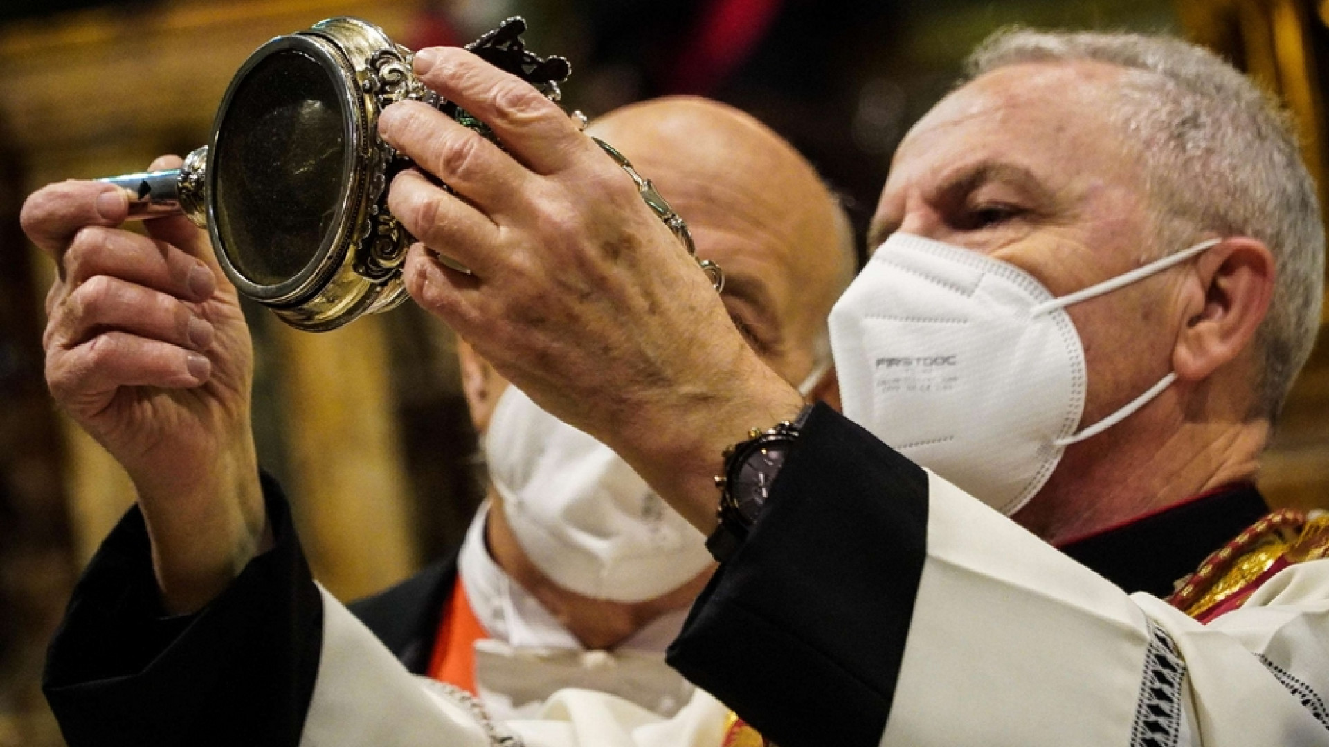 Immagine di Il sangue non si scioglie, niente prodigio di San Gennaro