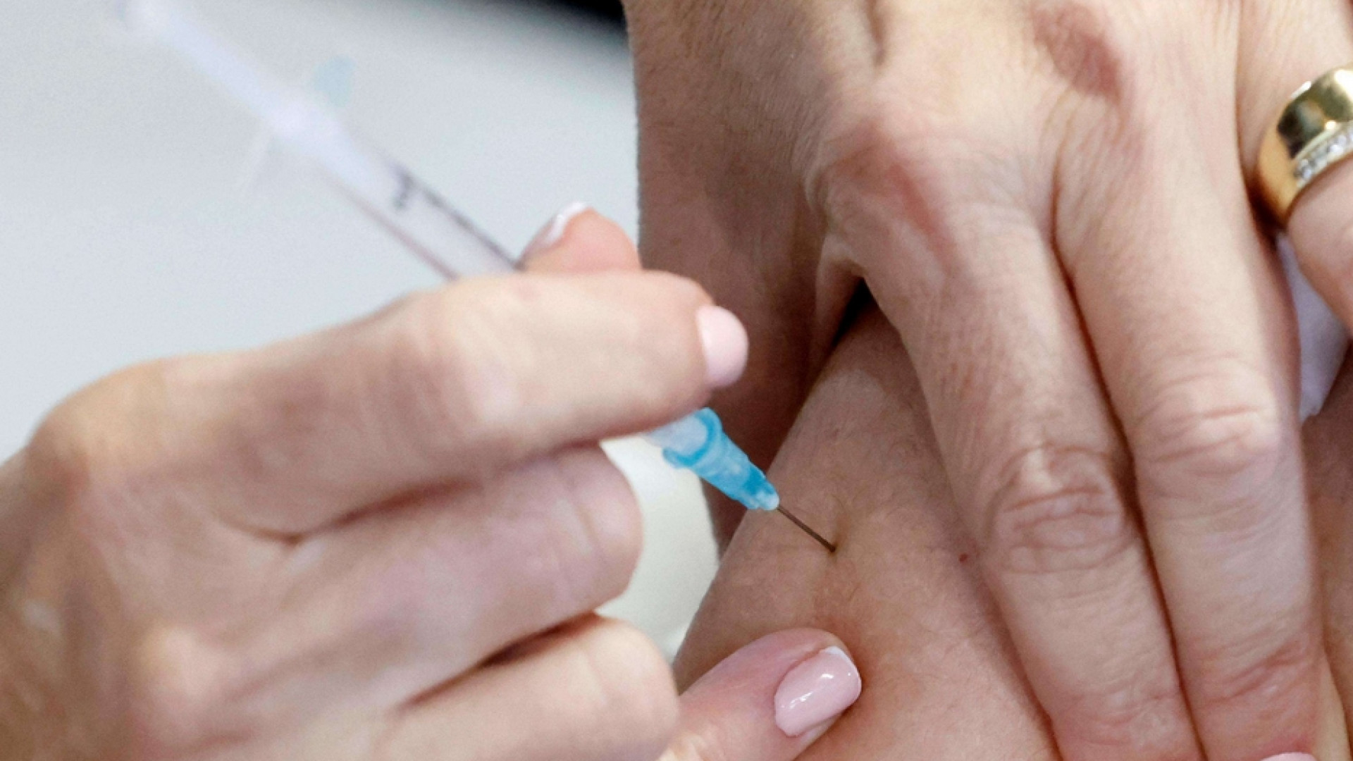Immagine di Dottrina della Fede: vaccini «moralmente accettabili»