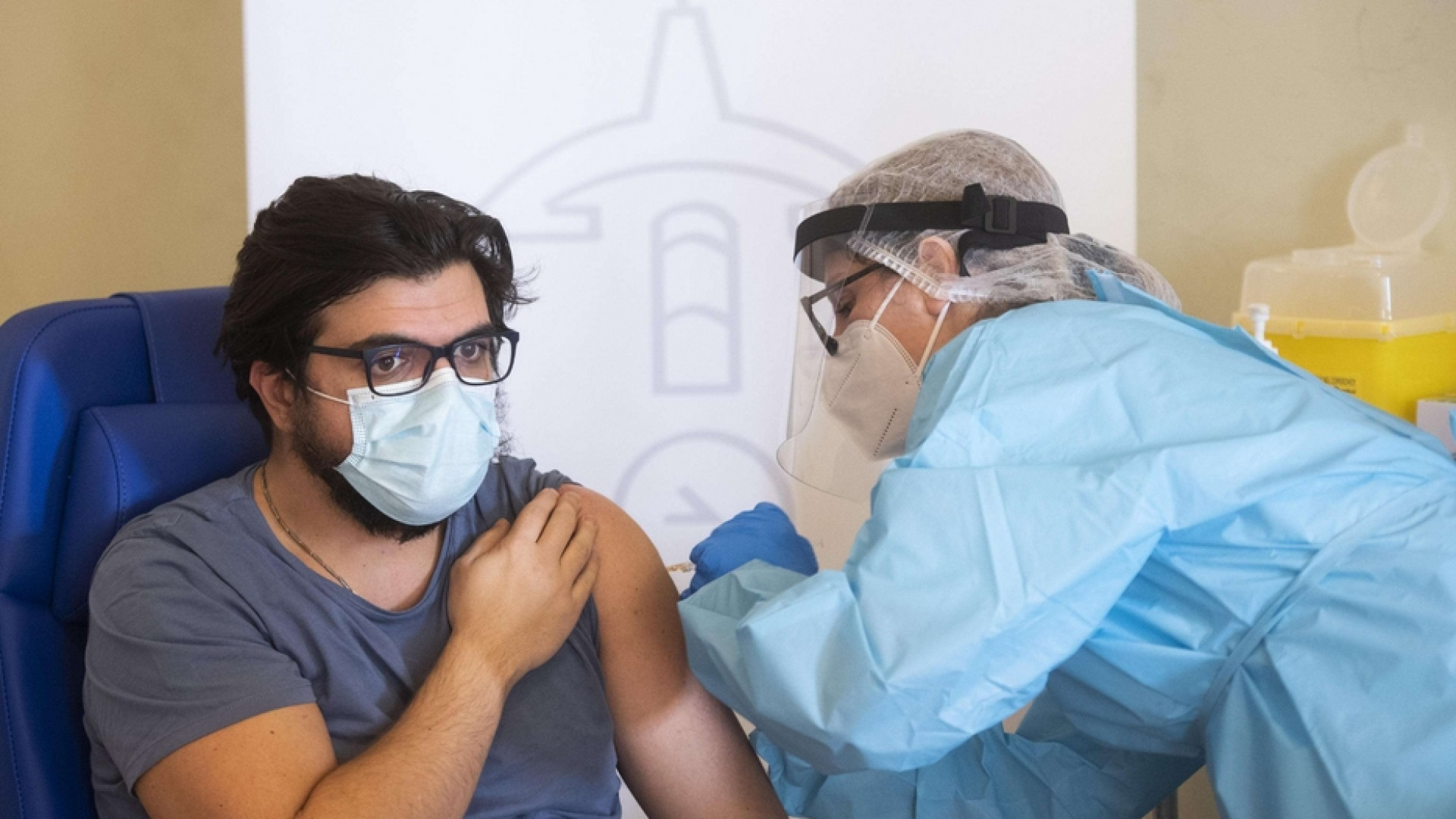 Immagine di Santa Sede: «Rifiutare il vaccino può mettere a rischio gli altri»
