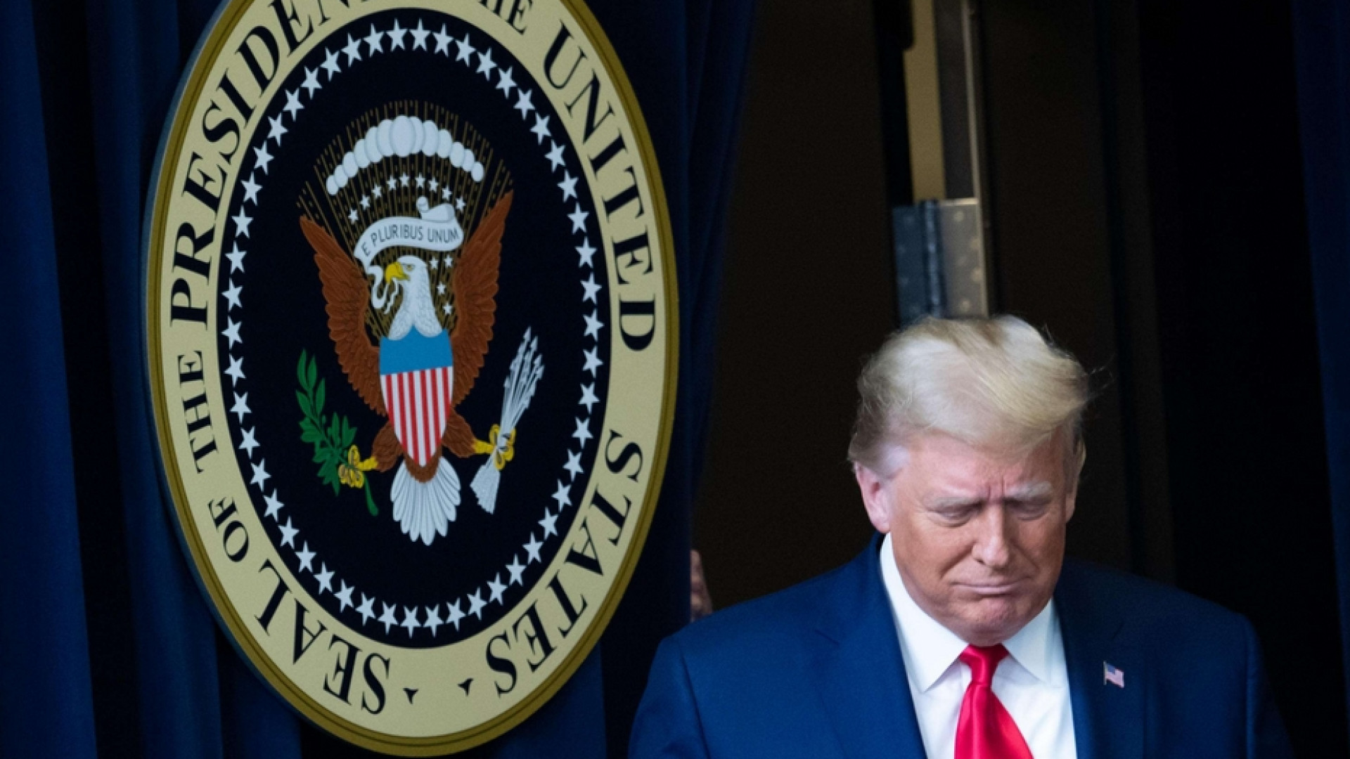Immagine di Trump chiede di cambiare i risultati del voto in Georgia in una telefonata