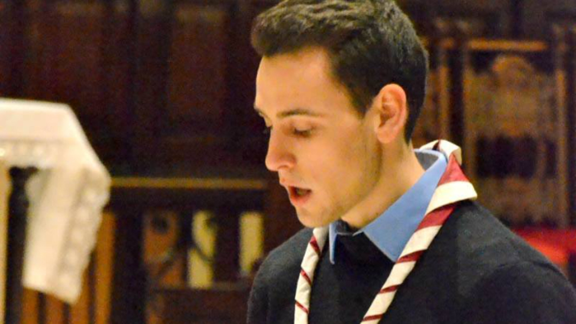 Immagine di L'addio di Carpi allo scout Enrico, 22 anni, "spartito nelle mani di Dio"