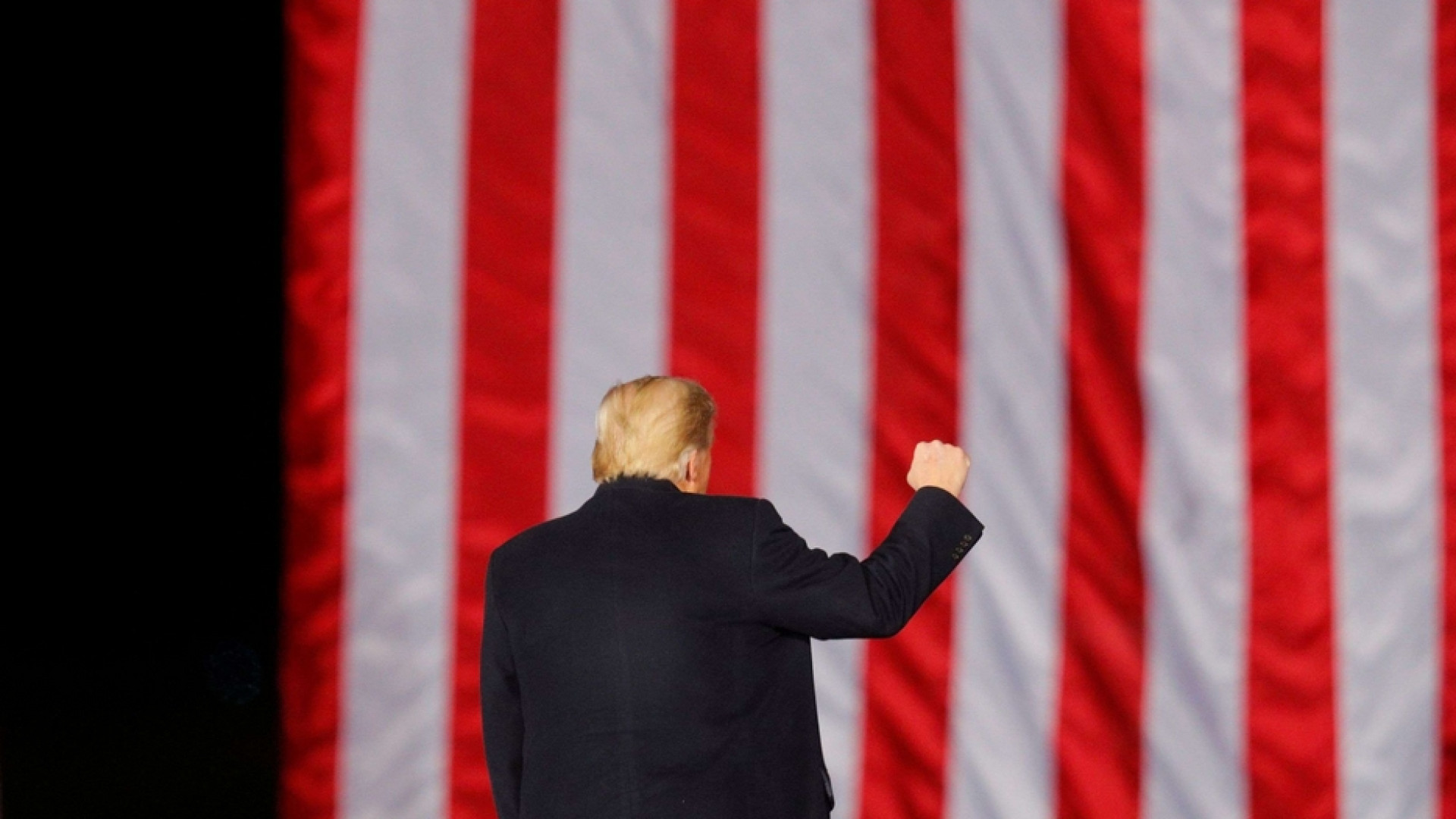 Immagine di L'era di Trump finisce sul patibolo. E la lobby delle armi fa bancarotta