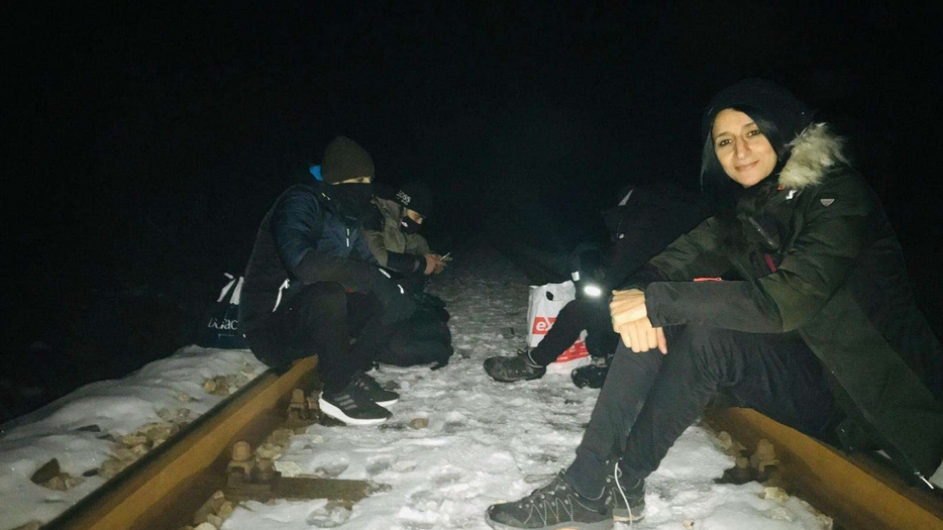 Immagine di Soufi, l'attivista sulla Rotta Balcanica con i suoi compagni di viaggio