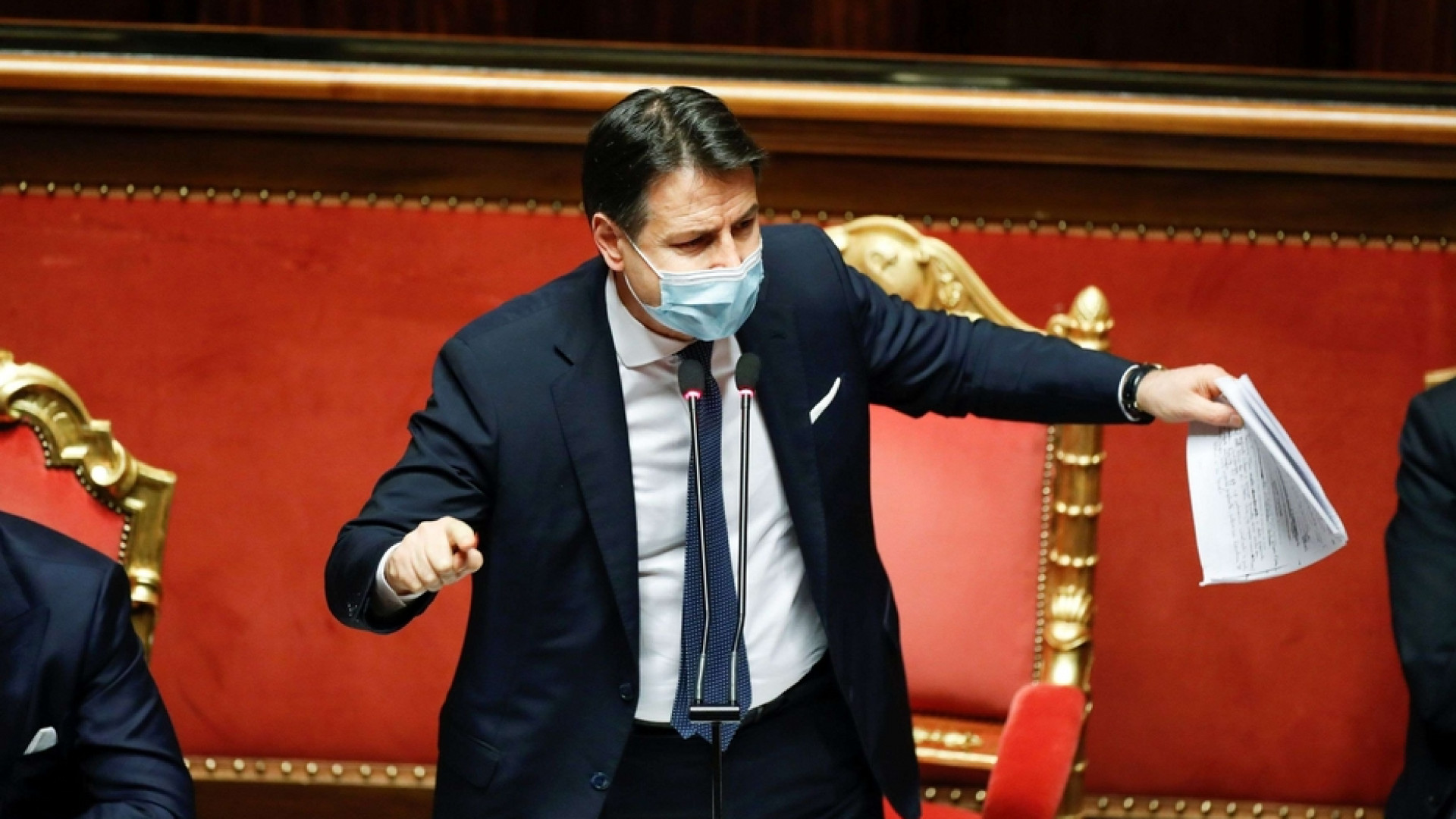 Immagine di Governo di minoranza o Conte-3. Sullo sfondo esecutivo istituzionale o urne