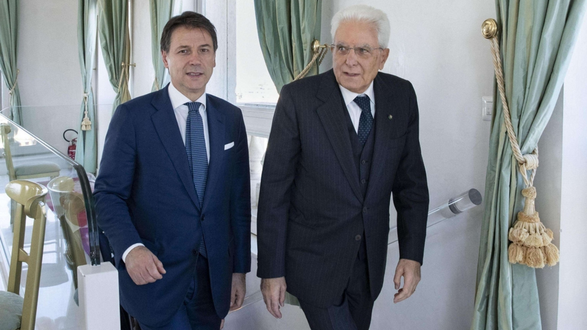 Immagine di Conte tira dritto, i timori di Mattarella
