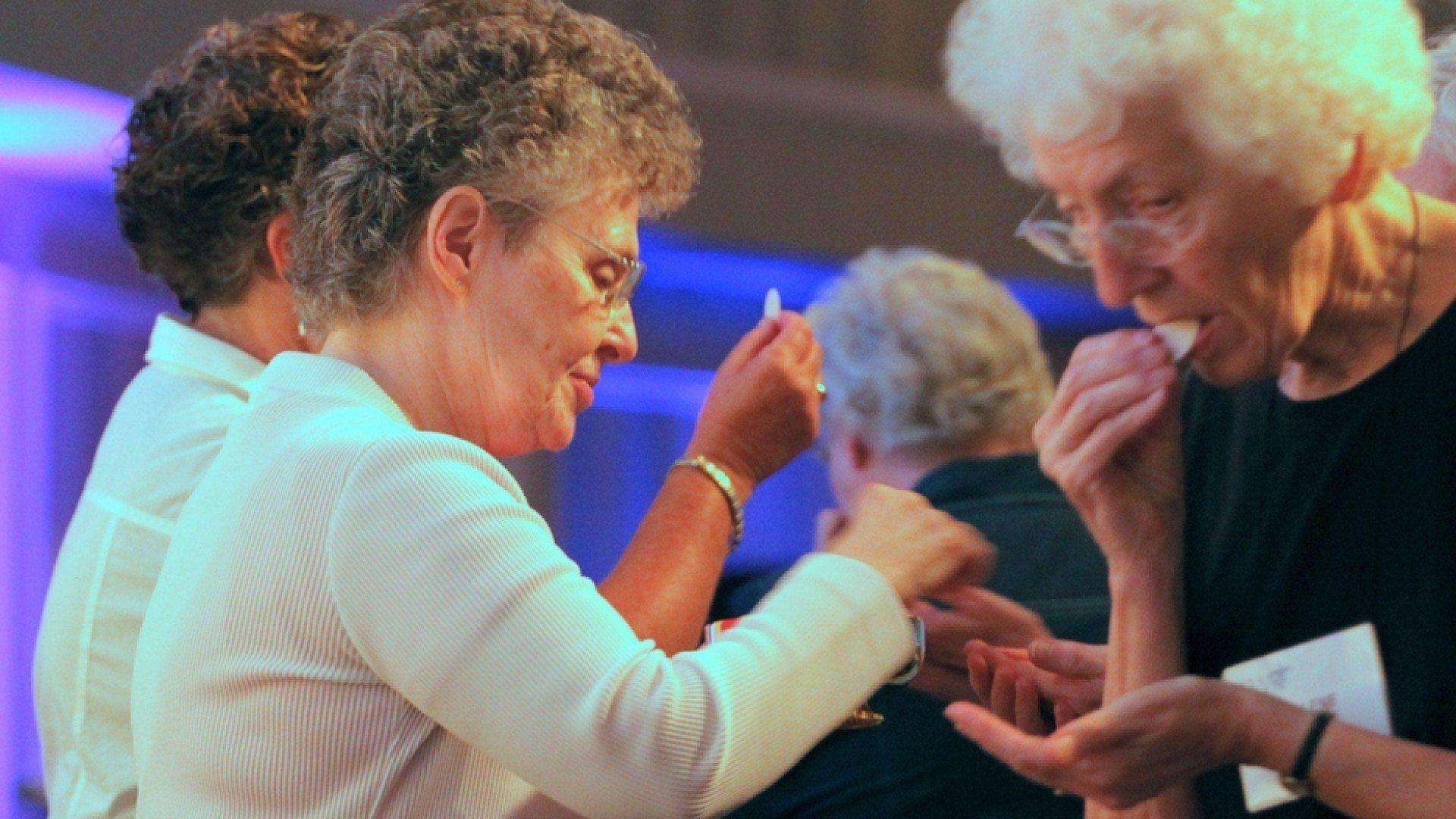 Immagine di Donne al servizio della liturgia. Protagoniste in chiesa
