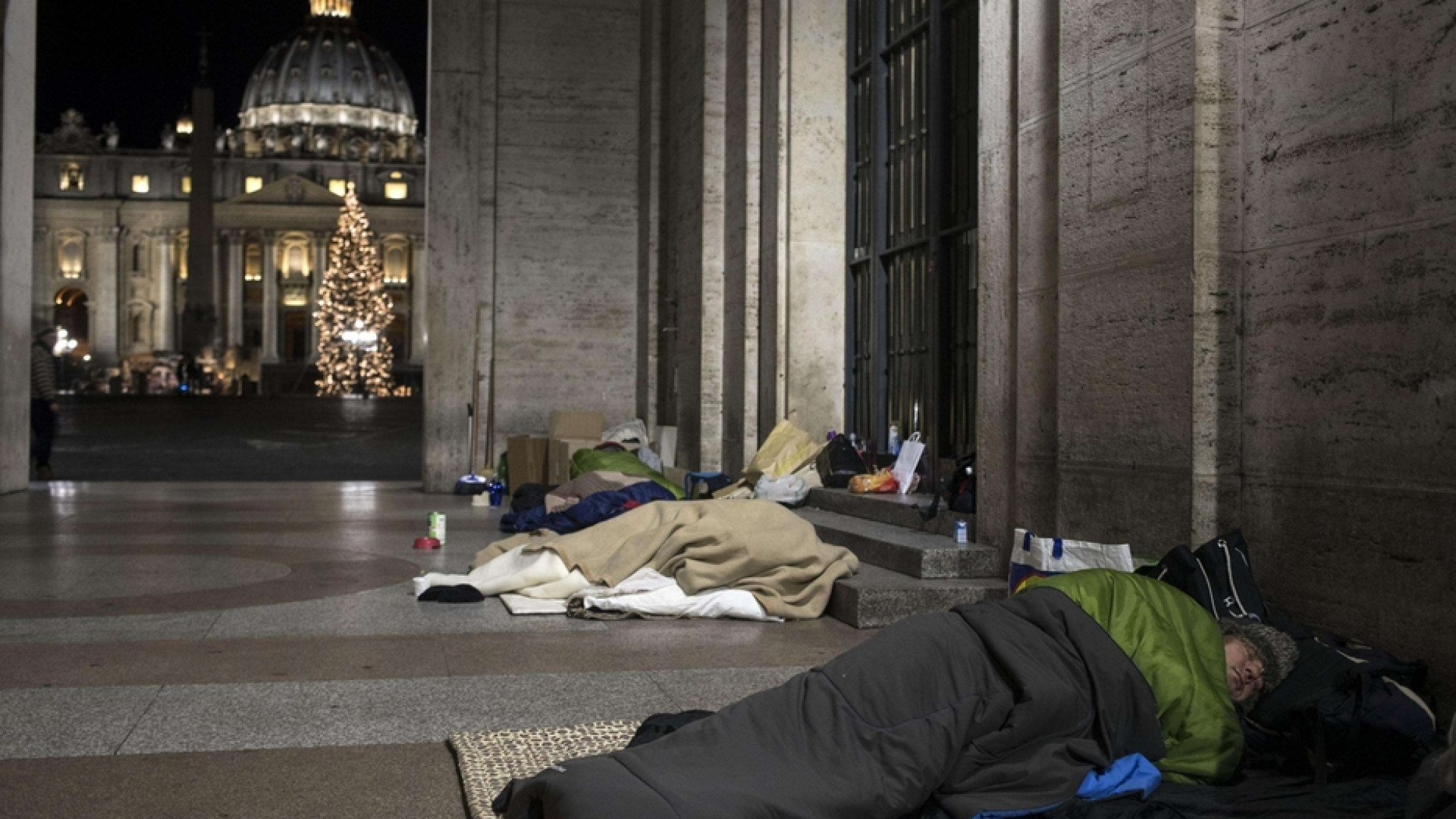 Immagine di Il Papa prega per Edwin, il senzatetto morto vicino a Piazza San Pietro