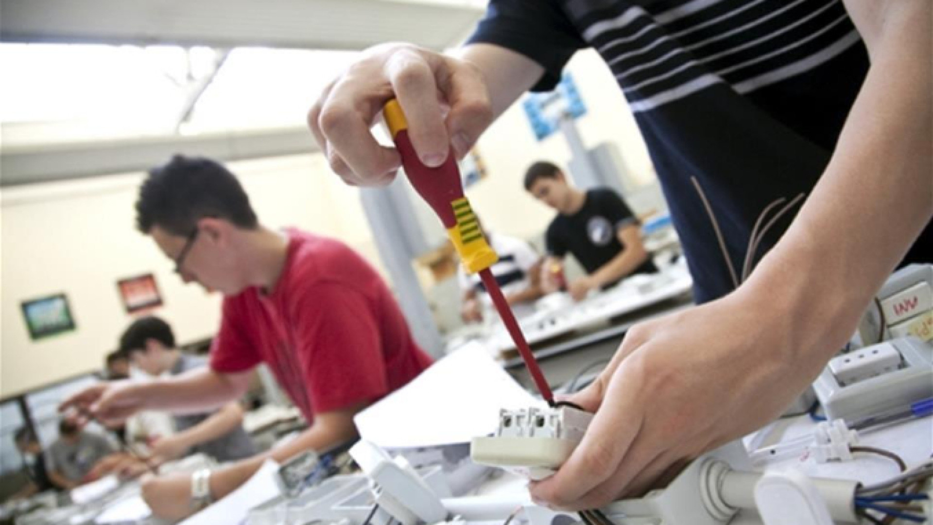 Immagine di Manifatturiero in controtendenza su lavoro e occupazione