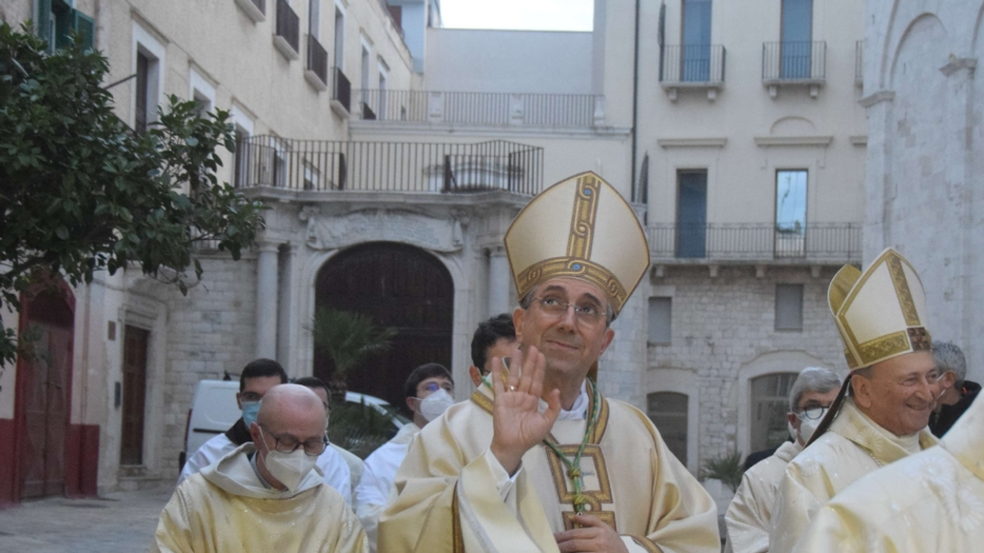 Immagine di «È tempo della condivisione»: l'ingresso del nuovo arcivescovo Satriano