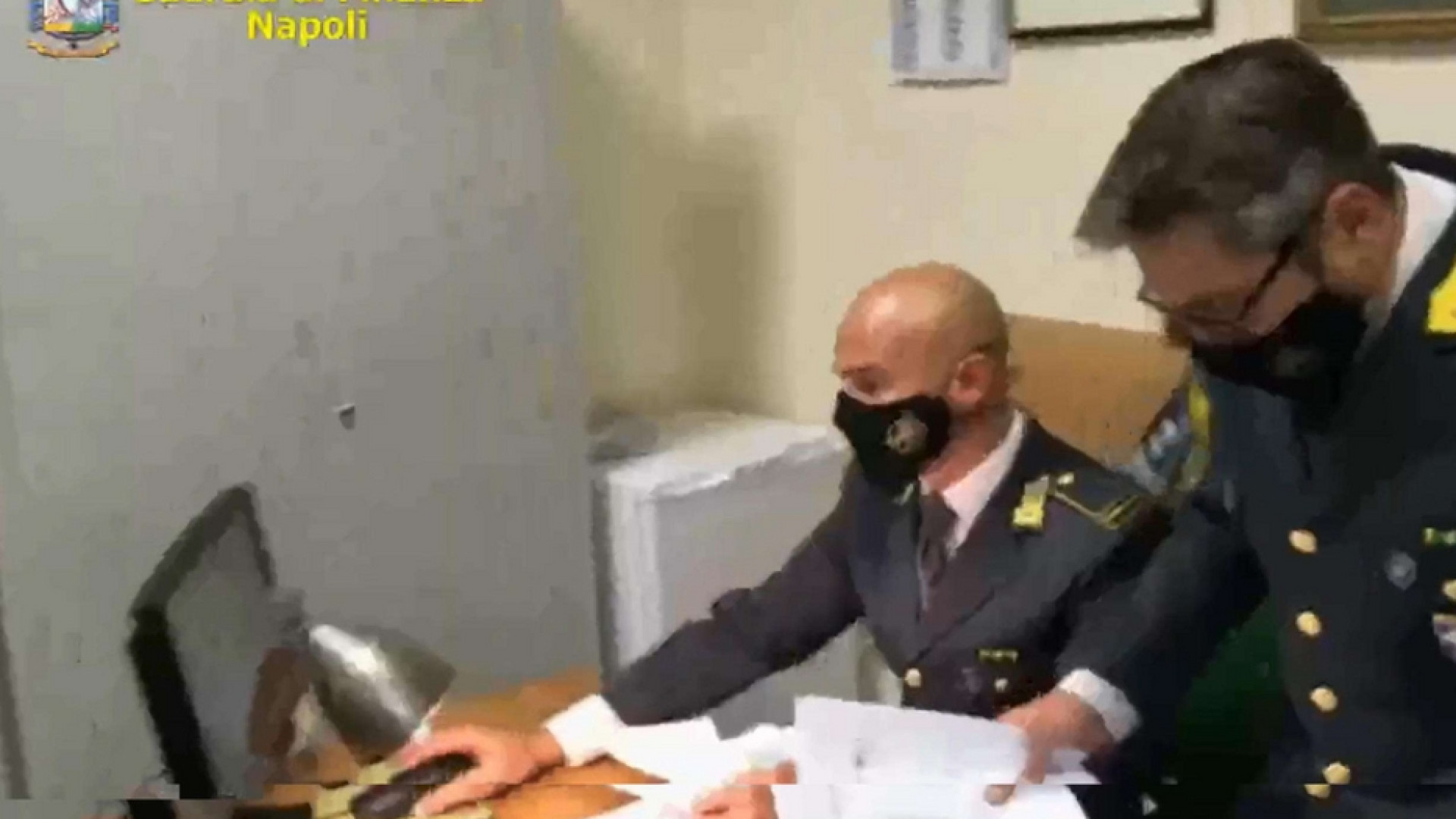 Immagine di Il reddito di cittadinanza? Andava ai camorristi. Che ora puntano ai fondi Covid