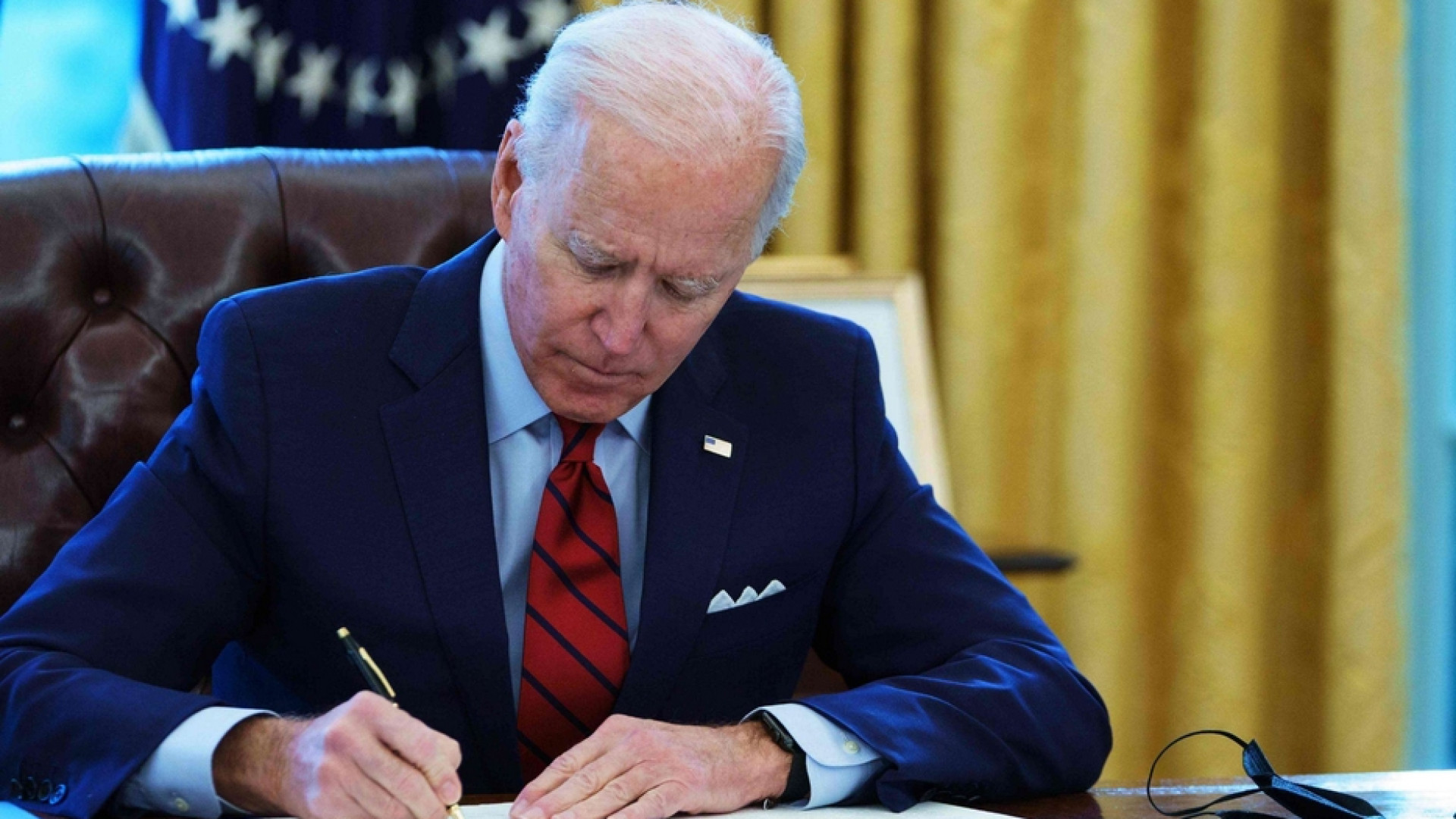 Immagine di Biden: più cure ma anche fondi per aborto. I vescovi: atto contrario alla ragione