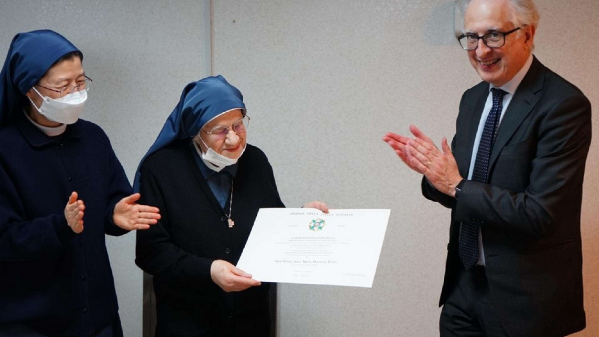 Immagine di Suor Maria Dorotea D'Oto diventa «ufficiale della Stella d'oro»