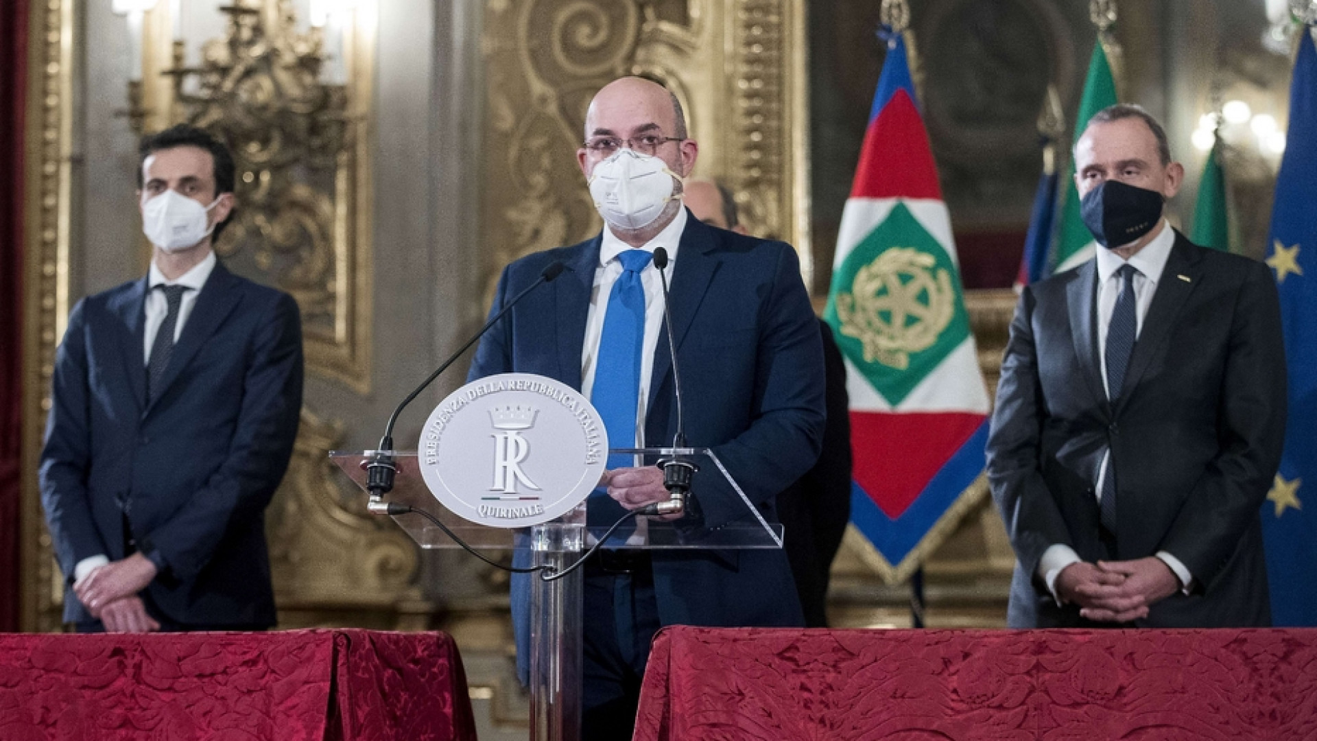 Immagine di Di Maio dice sì a Renzi e nel M5s è tempesta. Di Battista guida i ribelli