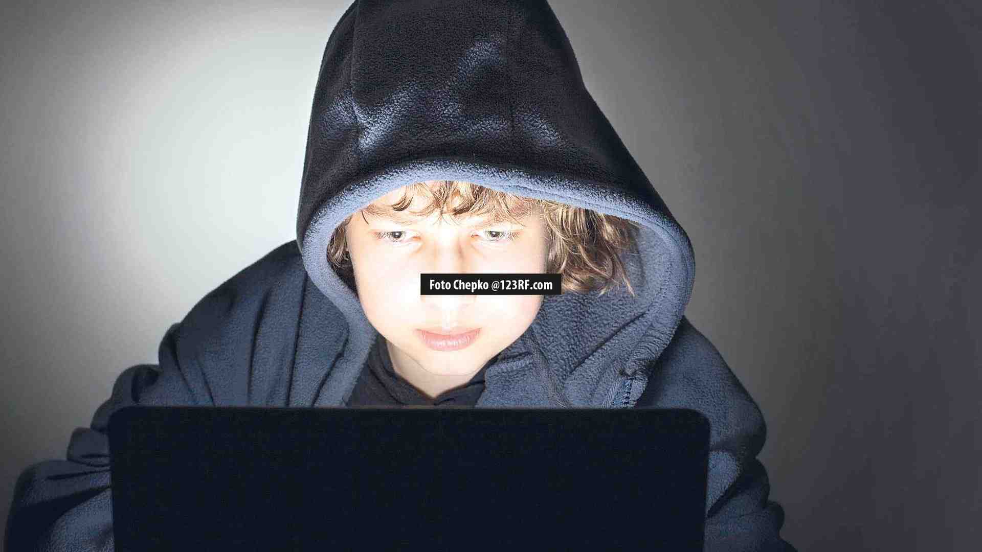 Immagine di Facile, varia, pericolosa: la droga viaggia on line